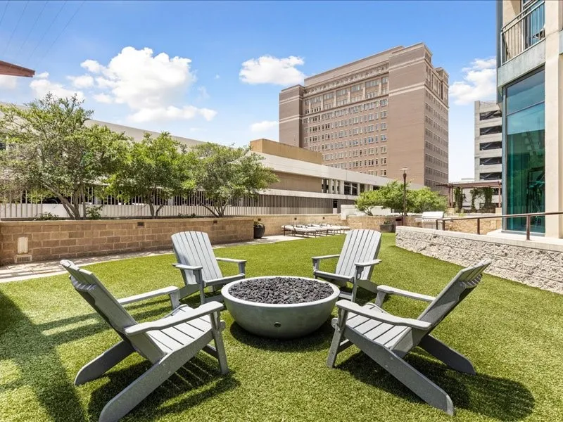 Condominium For Sale in Tarrant County , 500 Throckmorton Street 2111, Fort Worth, Texas 76102, 1 Bedroom, 2 Bathroom, 2 Garage spaces, 1,124 Sqft, built in 2005, mls#21376428, Real Estate Agent in Fort Worth, Homes For Sale in Tarrant county, Homes For Sale in Fort Worth, Realtor in Fort Worth Texas, Real Estate Brokerage Independent Realty Texas, Luminita Cordes Realtor