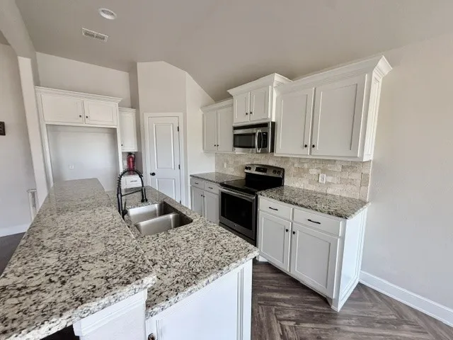 Single Family Residence For Sale in Taylor County , 3725 Bettes Lane, Abilene, Texas 79606, 3 Bedroom, 2 Bathroom, 2 Garage spaces, 1,554 Sqft, built in 2015, mls#21374719, Real Estate Agent in Abilene, Homes For Sale in Taylor county, Homes For Sale in Abilene, Realtor in Abilene Texas, Real Estate Brokerage Independent Realty Texas, Luminita Cordes Realtor