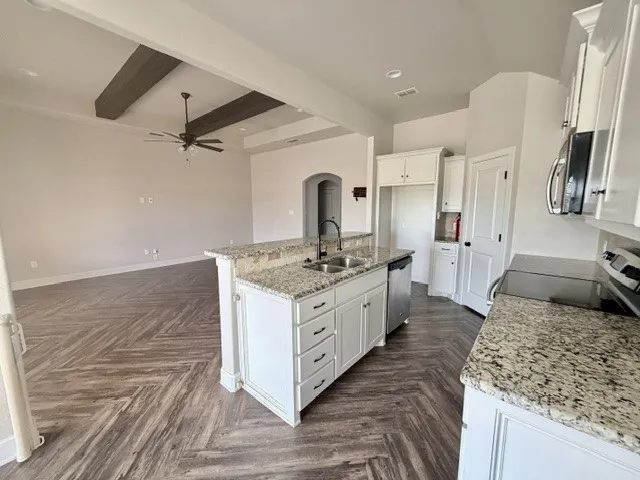 Single Family Residence For Sale in Taylor County , 3725 Bettes Lane, Abilene, Texas 79606, 3 Bedroom, 2 Bathroom, 2 Garage spaces, 1,554 Sqft, built in 2015, mls#21374719, Real Estate Agent in Abilene, Homes For Sale in Taylor county, Homes For Sale in Abilene, Realtor in Abilene Texas, Real Estate Brokerage Independent Realty Texas, Luminita Cordes Realtor
