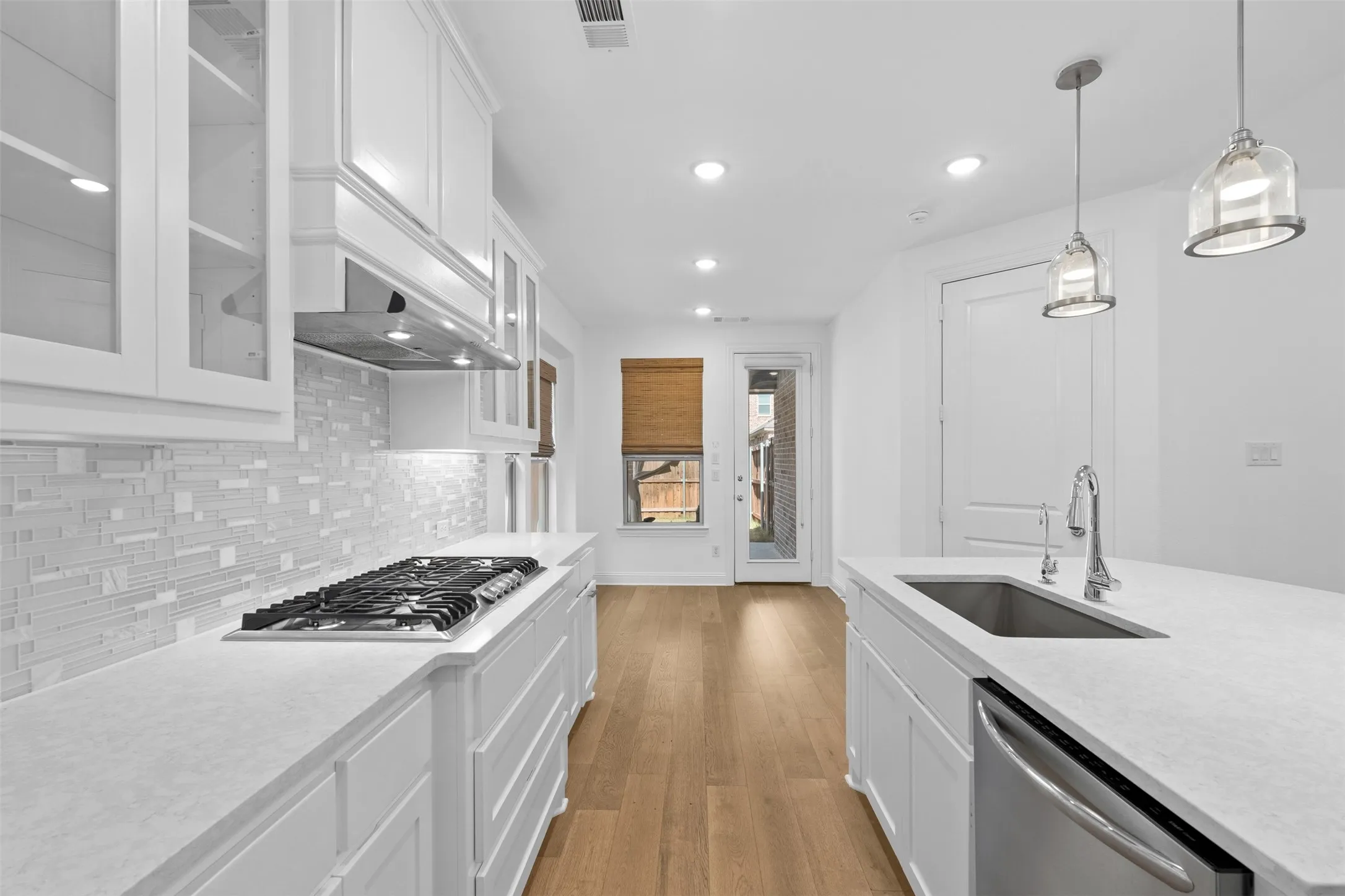 Single Family Residence For Sale in Tarrant County , 4320 Smokey Quartz Lane, Arlington, Texas 76005, 4 Bedroom, 3 Bathroom, 2 Garage spaces, 2,612 Sqft, built in 2022, mls#21373716, Real Estate Agent in Arlington, Homes For Sale in Tarrant county, Homes For Sale in Arlington, Realtor in Arlington Texas, Real Estate Brokerage Independent Realty Texas, Luminita Cordes Realtor
