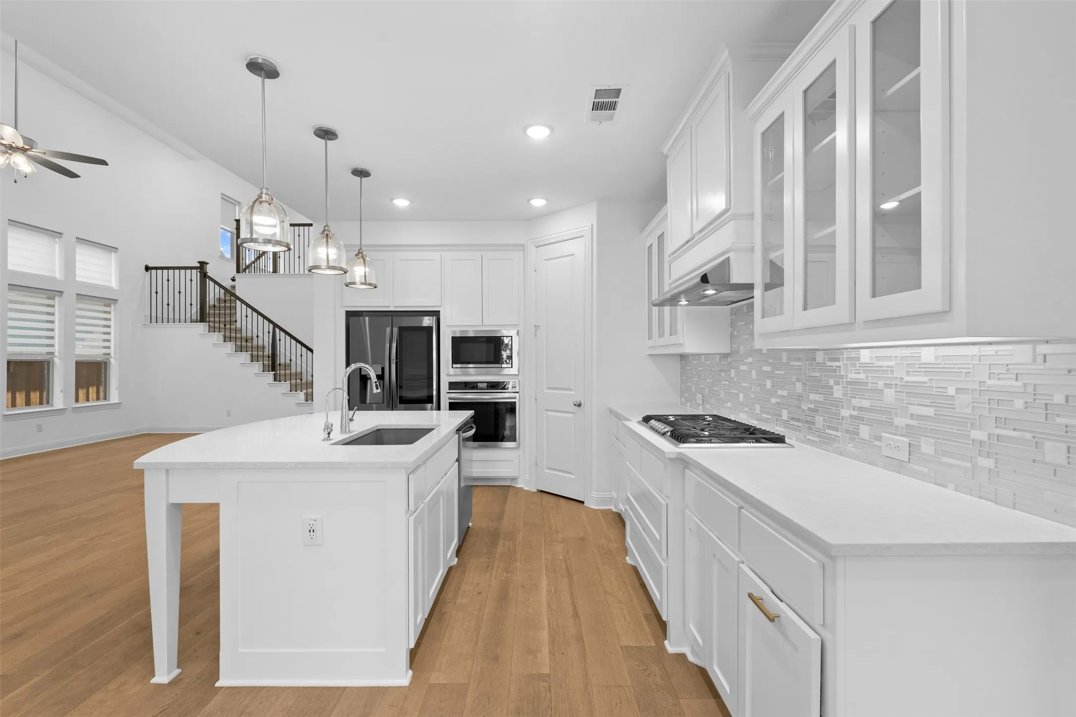 Single Family Residence For Sale in Tarrant County , 4320 Smokey Quartz Lane, Arlington, Texas 76005, 4 Bedroom, 3 Bathroom, 2 Garage spaces, 2,612 Sqft, built in 2022, mls#21373716, Real Estate Agent in Arlington, Homes For Sale in Tarrant county, Homes For Sale in Arlington, Realtor in Arlington Texas, Real Estate Brokerage Independent Realty Texas, Luminita Cordes Realtor
