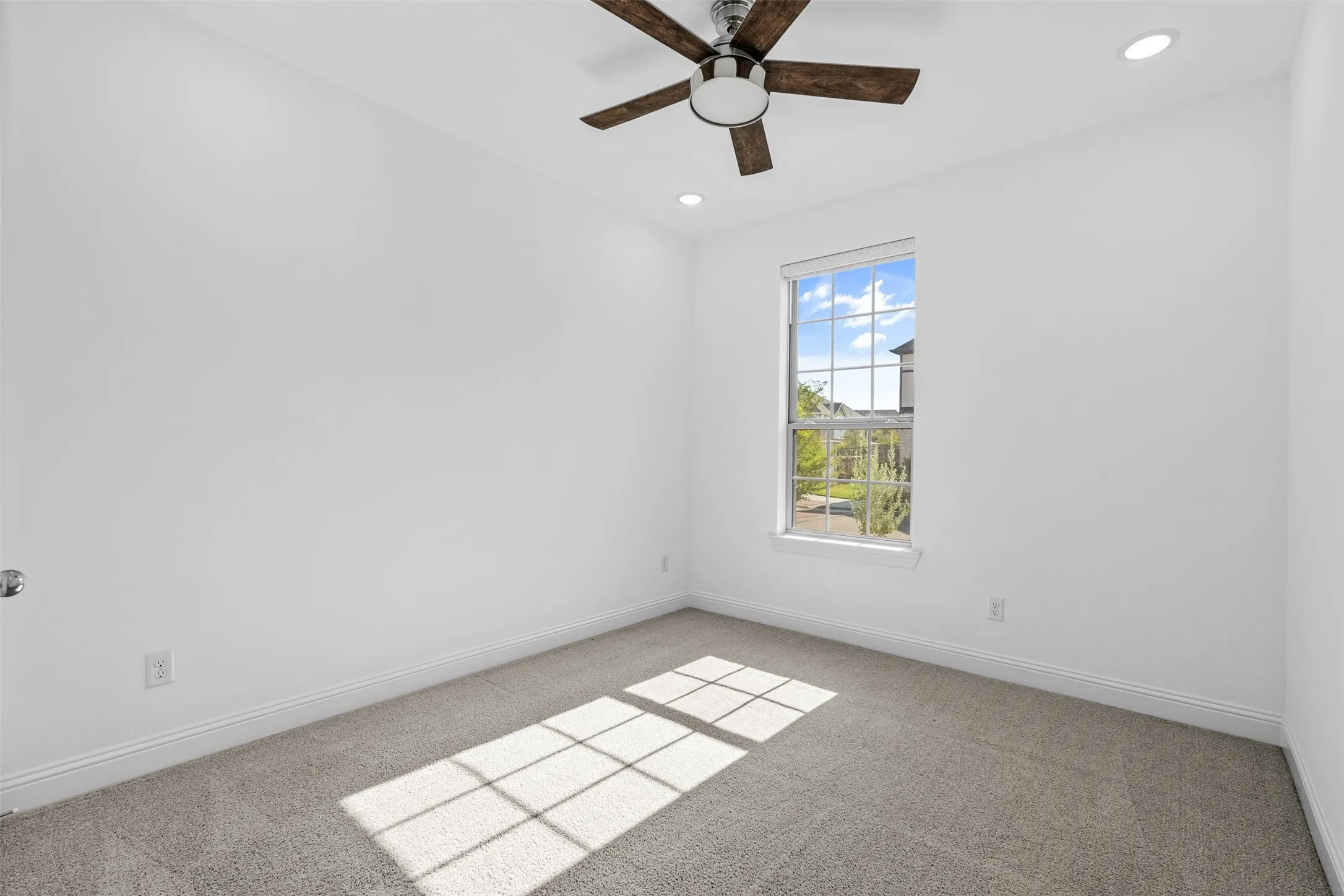 Single Family Residence For Sale in Tarrant County , 4320 Smokey Quartz Lane, Arlington, Texas 76005, 4 Bedroom, 3 Bathroom, 2 Garage spaces, 2,612 Sqft, built in 2022, mls#21373716, Real Estate Agent in Arlington, Homes For Sale in Tarrant county, Homes For Sale in Arlington, Realtor in Arlington Texas, Real Estate Brokerage Independent Realty Texas, Luminita Cordes Realtor