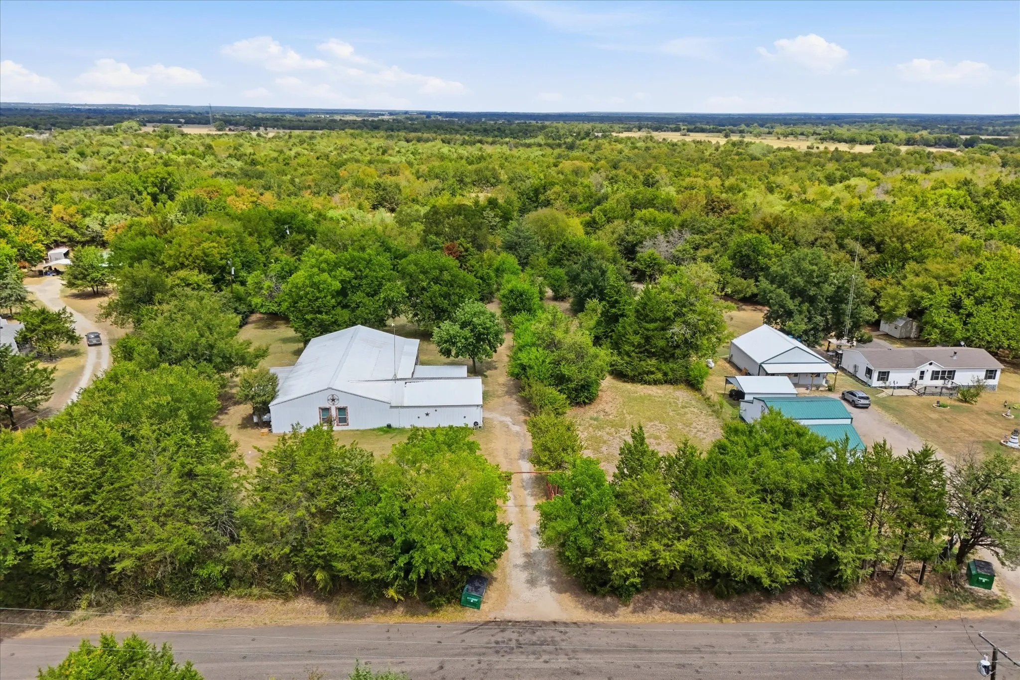 Farm For Sale in Van Zandt County , 521 Vz County Road 3501, Wills Point, Texas 75169, 6 Bedroom, 4 Bathroom, Garage spaces, 2,744 Sqft, built in 2010, mls#21376128, Real Estate Agent in Wills Point, Homes For Sale in Van Zandt county, Homes For Sale in Wills Point, Realtor in Wills Point Texas, Real Estate Brokerage Independent Realty Texas, Luminita Cordes Realtor