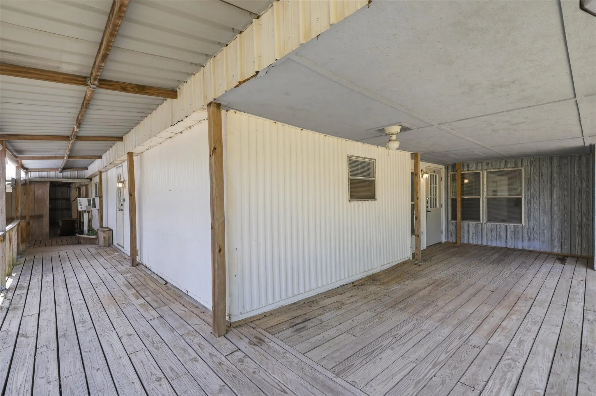 Farm For Sale in Van Zandt County , 521 Vz County Road 3501, Wills Point, Texas 75169, 6 Bedroom, 4 Bathroom, Garage spaces, 2,744 Sqft, built in 2010, mls#21376128, Real Estate Agent in Wills Point, Homes For Sale in Van Zandt county, Homes For Sale in Wills Point, Realtor in Wills Point Texas, Real Estate Brokerage Independent Realty Texas, Luminita Cordes Realtor