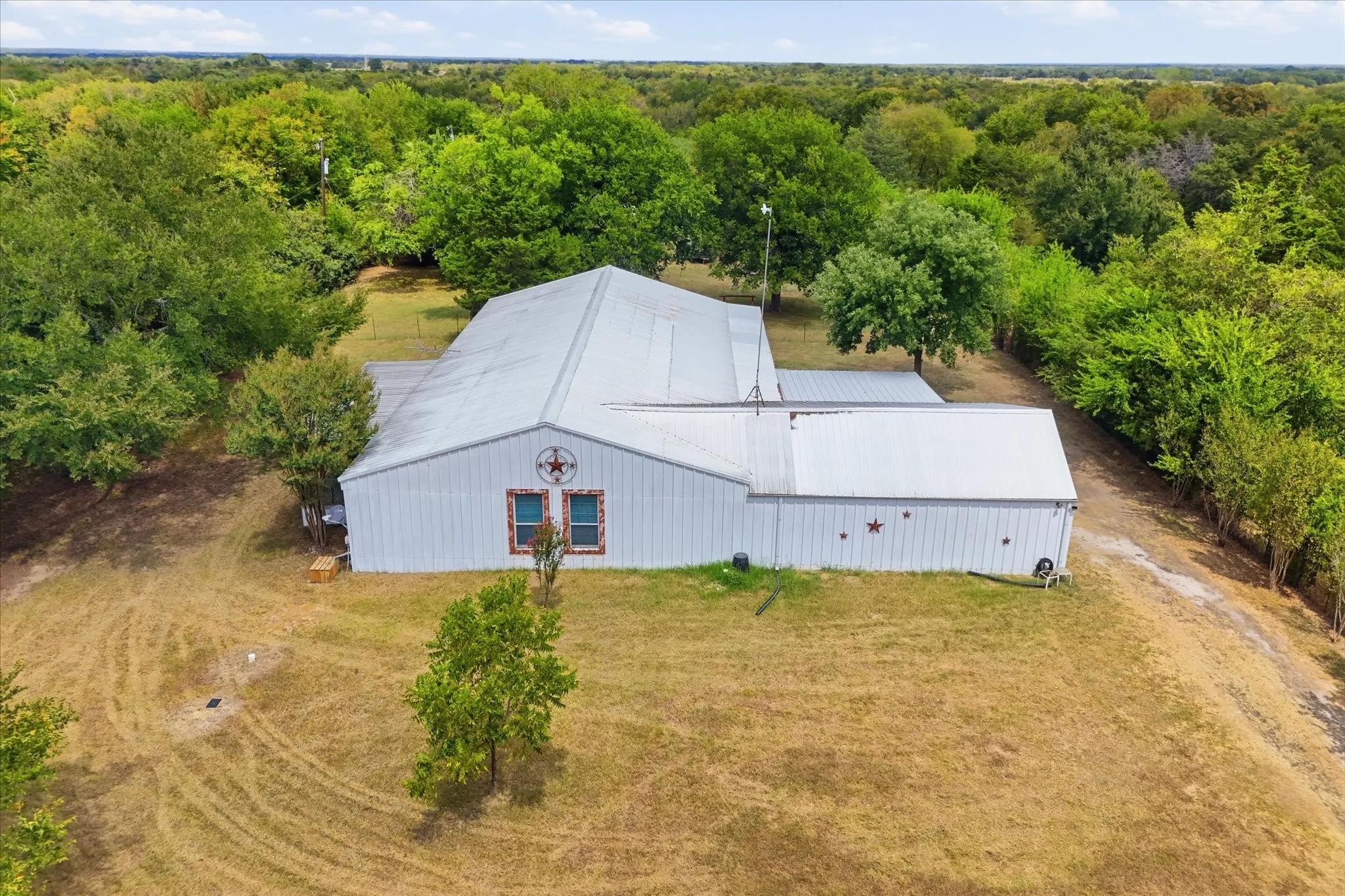 Farm For Sale in Van Zandt County , 521 Vz County Road 3501, Wills Point, Texas 75169, 6 Bedroom, 4 Bathroom, Garage spaces, 2,744 Sqft, built in 2010, mls#21376128, Real Estate Agent in Wills Point, Homes For Sale in Van Zandt county, Homes For Sale in Wills Point, Realtor in Wills Point Texas, Real Estate Brokerage Independent Realty Texas, Luminita Cordes Realtor