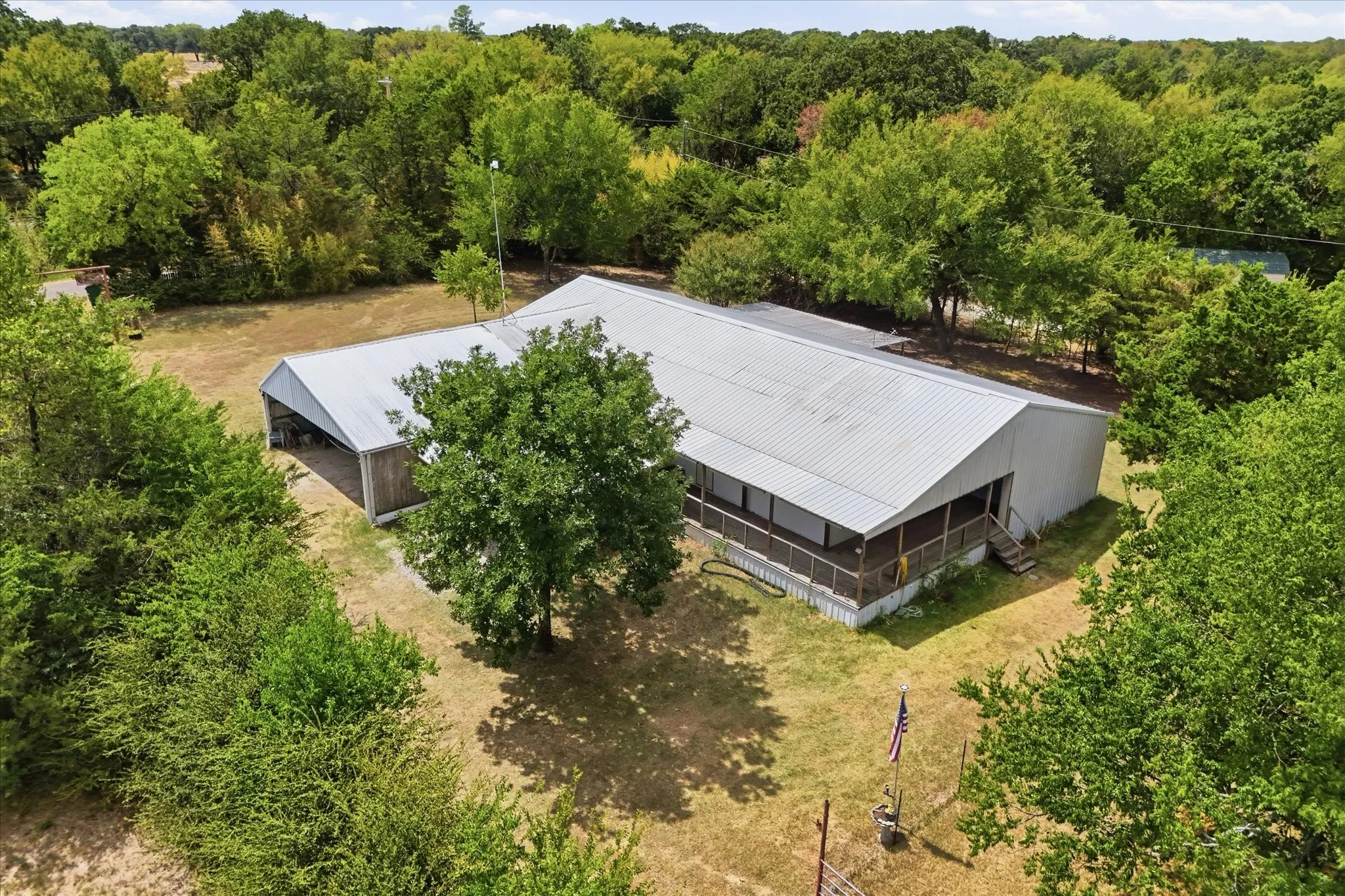 Farm For Sale in Van Zandt County , 521 Vz County Road 3501, Wills Point, Texas 75169, 6 Bedroom, 4 Bathroom, Garage spaces, 2,744 Sqft, built in 2010, mls#21376128, Real Estate Agent in Wills Point, Homes For Sale in Van Zandt county, Homes For Sale in Wills Point, Realtor in Wills Point Texas, Real Estate Brokerage Independent Realty Texas, Luminita Cordes Realtor