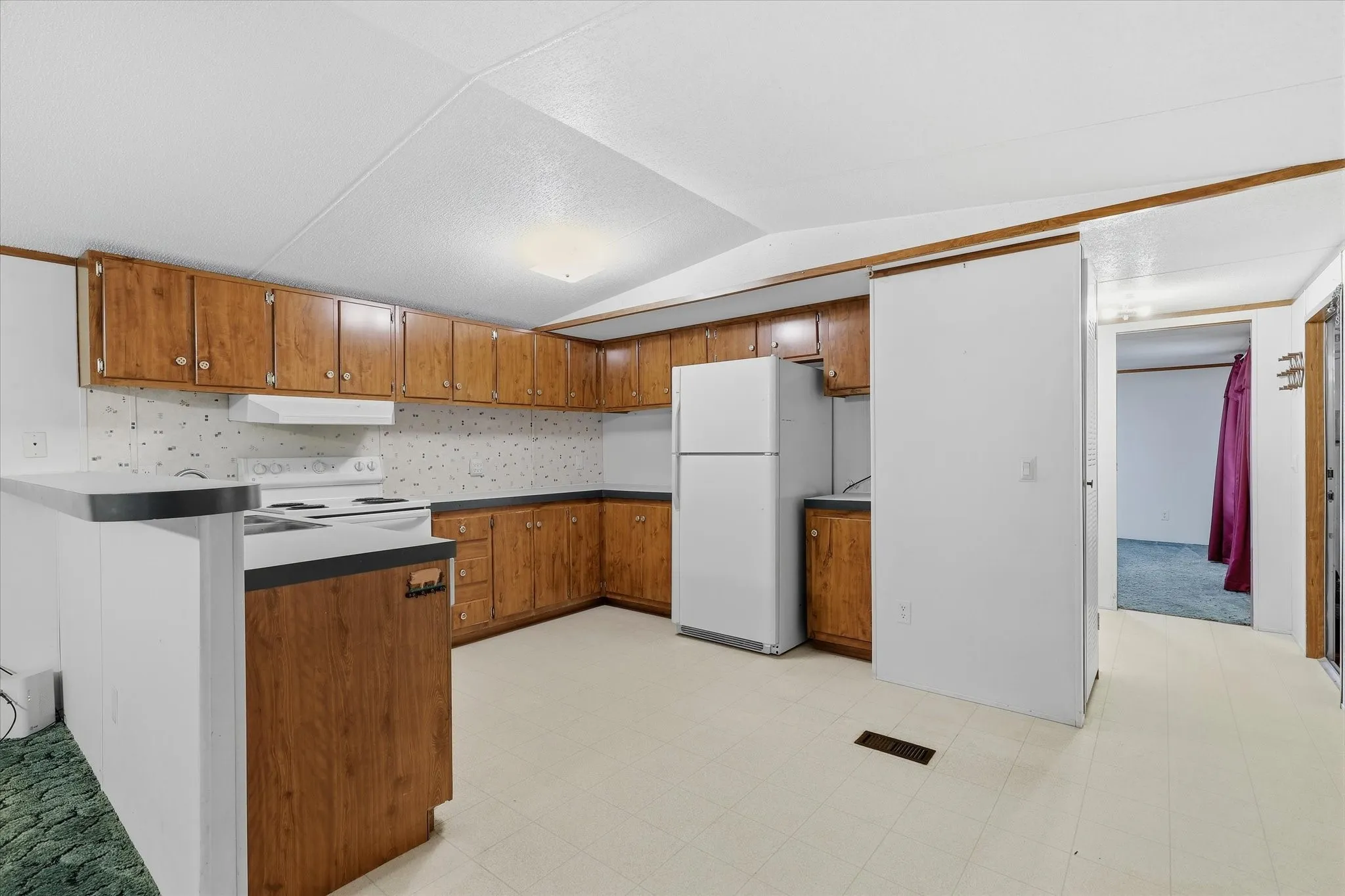 Farm For Sale in Van Zandt County , 521 Vz County Road 3501, Wills Point, Texas 75169, 6 Bedroom, 4 Bathroom, Garage spaces, 2,744 Sqft, built in 2010, mls#21376128, Real Estate Agent in Wills Point, Homes For Sale in Van Zandt county, Homes For Sale in Wills Point, Realtor in Wills Point Texas, Real Estate Brokerage Independent Realty Texas, Luminita Cordes Realtor