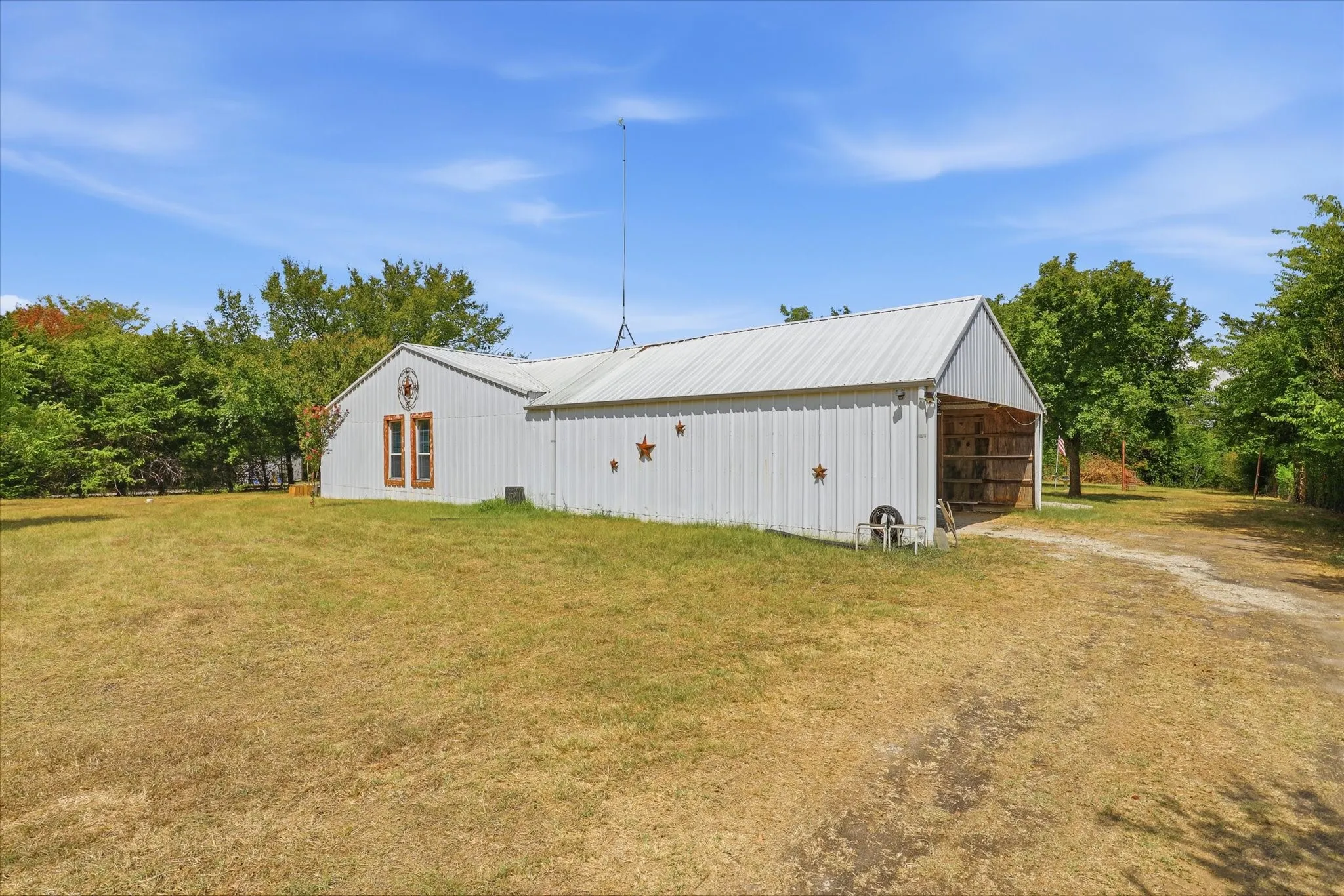 Farm For Sale in Van Zandt County , 521 Vz County Road 3501, Wills Point, Texas 75169, 6 Bedroom, 4 Bathroom, Garage spaces, 2,744 Sqft, built in 2010, mls#21376128, Real Estate Agent in Wills Point, Homes For Sale in Van Zandt county, Homes For Sale in Wills Point, Realtor in Wills Point Texas, Real Estate Brokerage Independent Realty Texas, Luminita Cordes Realtor