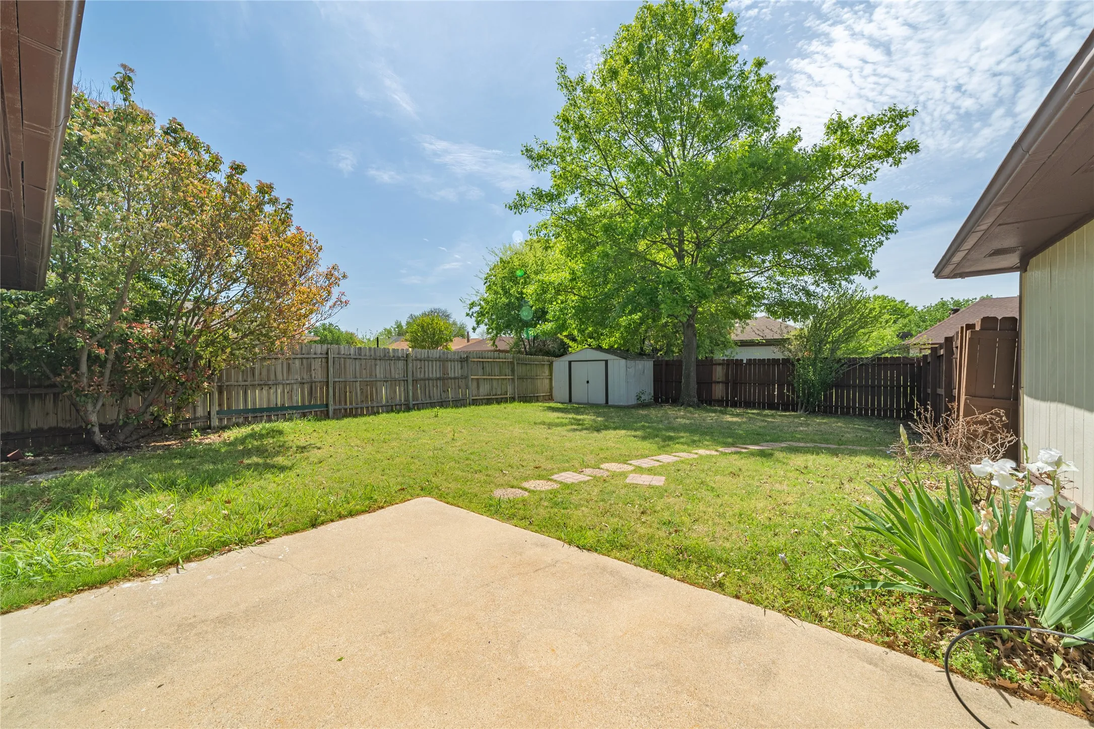 Single Family Residence For Rent in Collin County , 1312 Marigold Drive, Allen, Texas 75002, 3 Bedroom, 2 Bathroom, 2 Garage spaces, 1,440 Sqft, built in 1985, mls#21375341, Real Estate Agent in Allen, Homes For Rent in Collin county, Homes For Rent in Allen, Realtor in Allen Texas, Real Estate Brokerage Independent Realty Texas, Luminita Cordes Realtor