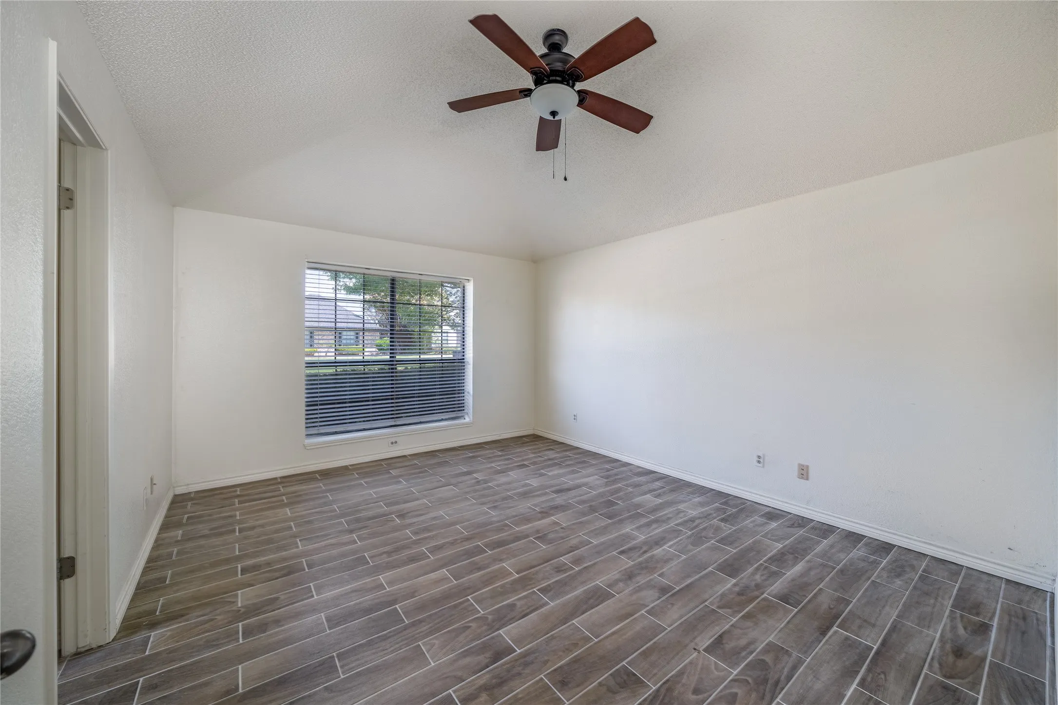 Single Family Residence For Rent in Collin County , 1312 Marigold Drive, Allen, Texas 75002, 3 Bedroom, 2 Bathroom, 2 Garage spaces, 1,440 Sqft, built in 1985, mls#21375341, Real Estate Agent in Allen, Homes For Rent in Collin county, Homes For Rent in Allen, Realtor in Allen Texas, Real Estate Brokerage Independent Realty Texas, Luminita Cordes Realtor