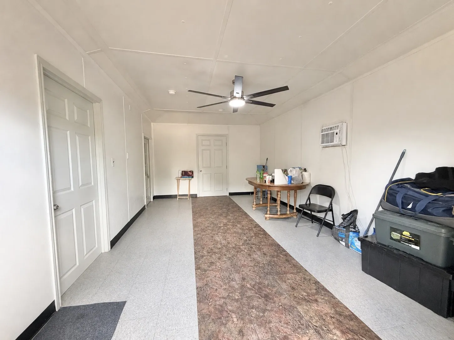Single Family Residence For Sale in Mc Lennan County , 3137 Reuter Avenue, Waco, Texas 76708, 5 Bedroom, 2 Bathroom, Garage spaces, 1,039 Sqft, built in 1948, mls#21376382, Real Estate Agent in Waco, Homes For Sale in Mc Lennan county, Homes For Sale in Waco, Realtor in Waco Texas, Real Estate Brokerage Independent Realty Texas, Luminita Cordes Realtor