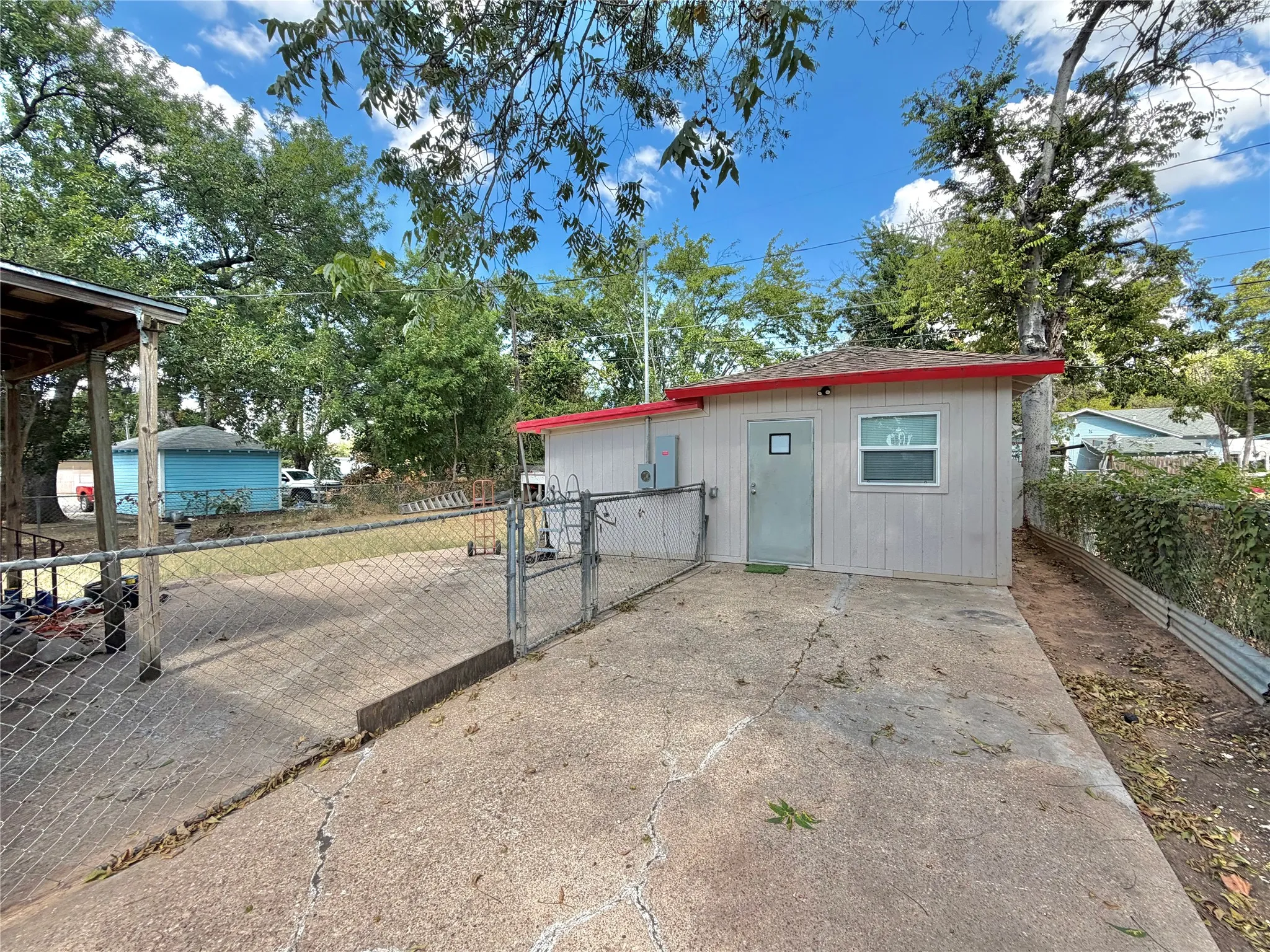 Single Family Residence For Sale in Mc Lennan County , 3137 Reuter Avenue, Waco, Texas 76708, 5 Bedroom, 2 Bathroom, Garage spaces, 1,039 Sqft, built in 1948, mls#21376382, Real Estate Agent in Waco, Homes For Sale in Mc Lennan county, Homes For Sale in Waco, Realtor in Waco Texas, Real Estate Brokerage Independent Realty Texas, Luminita Cordes Realtor