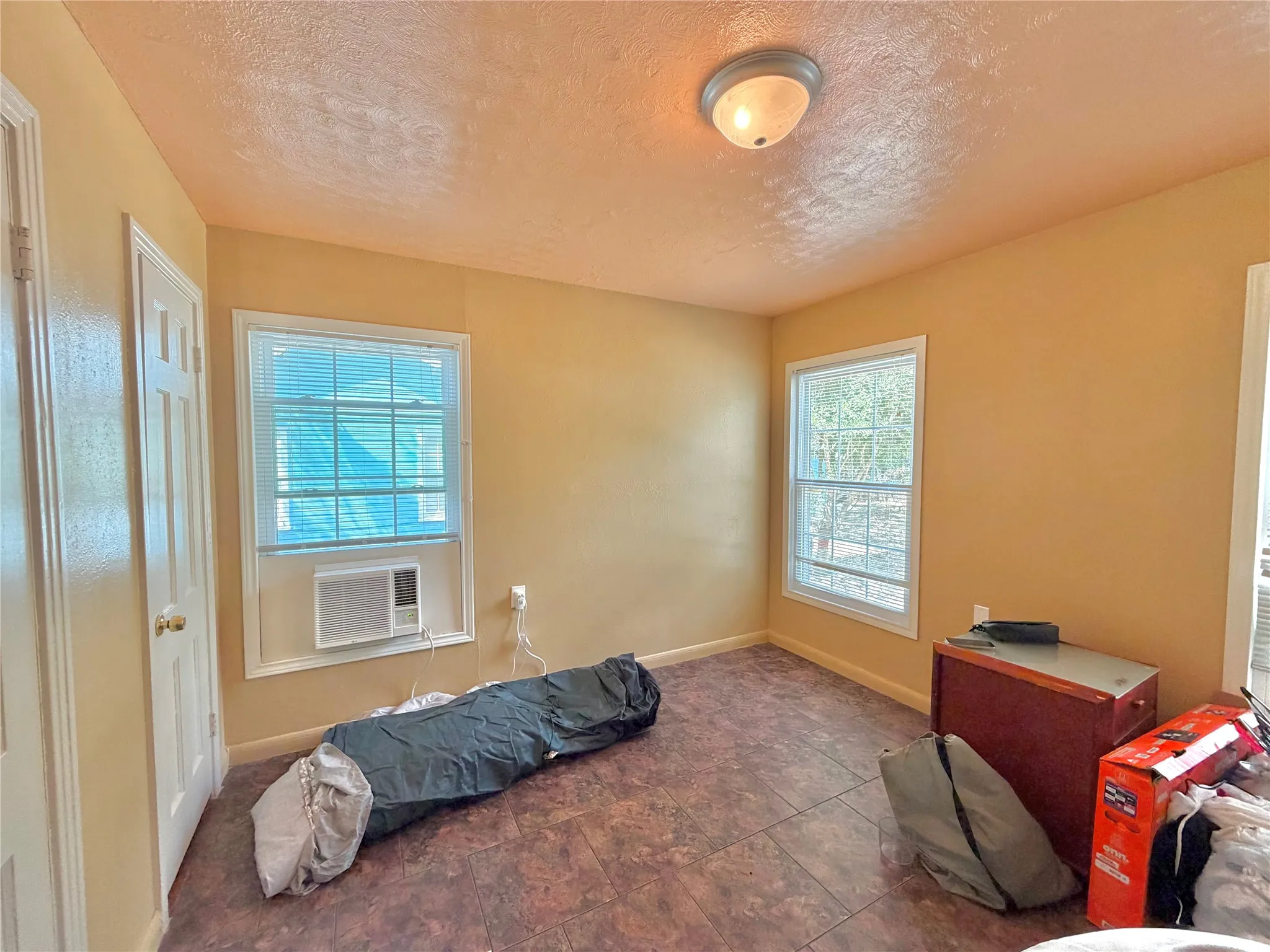 Single Family Residence For Sale in Mc Lennan County , 3137 Reuter Avenue, Waco, Texas 76708, 5 Bedroom, 2 Bathroom, Garage spaces, 1,039 Sqft, built in 1948, mls#21376382, Real Estate Agent in Waco, Homes For Sale in Mc Lennan county, Homes For Sale in Waco, Realtor in Waco Texas, Real Estate Brokerage Independent Realty Texas, Luminita Cordes Realtor