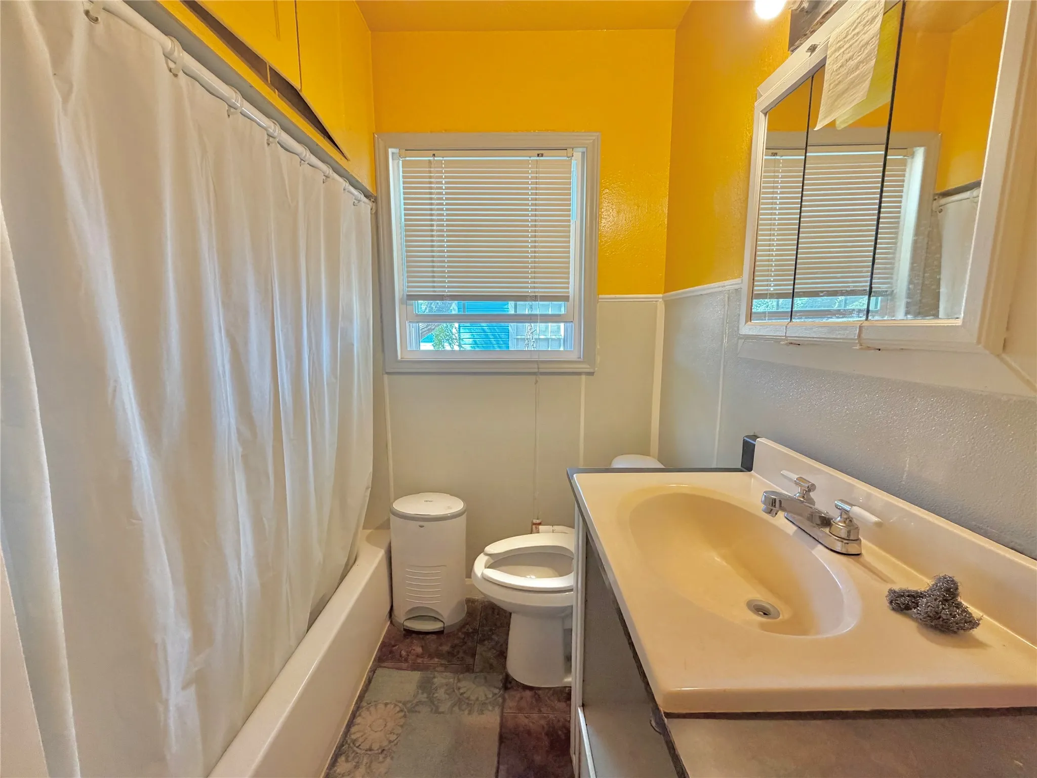 Single Family Residence For Sale in Mc Lennan County , 3137 Reuter Avenue, Waco, Texas 76708, 5 Bedroom, 2 Bathroom, Garage spaces, 1,039 Sqft, built in 1948, mls#21376382, Real Estate Agent in Waco, Homes For Sale in Mc Lennan county, Homes For Sale in Waco, Realtor in Waco Texas, Real Estate Brokerage Independent Realty Texas, Luminita Cordes Realtor