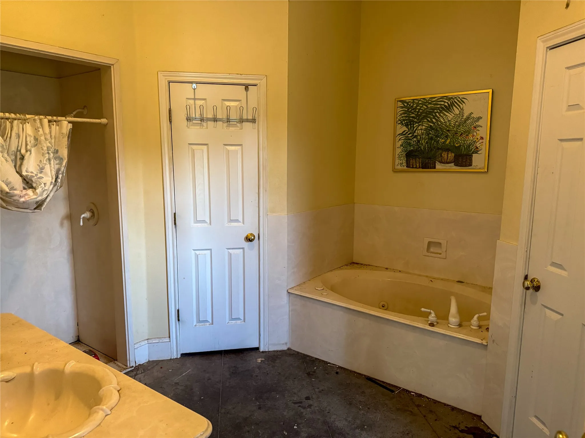 Single Family Residence For Sale in Johnson County , 1700 Don Lee Road, Joshua, Texas 76058, 3 Bedroom, 3 Bathroom, 2 Garage spaces, 2,655 Sqft, built in 2003, mls#21376435, Real Estate Agent in Joshua, Homes For Sale in Johnson county, Homes For Sale in Joshua, Realtor in Joshua Texas, Real Estate Brokerage Independent Realty Texas, Luminita Cordes Realtor