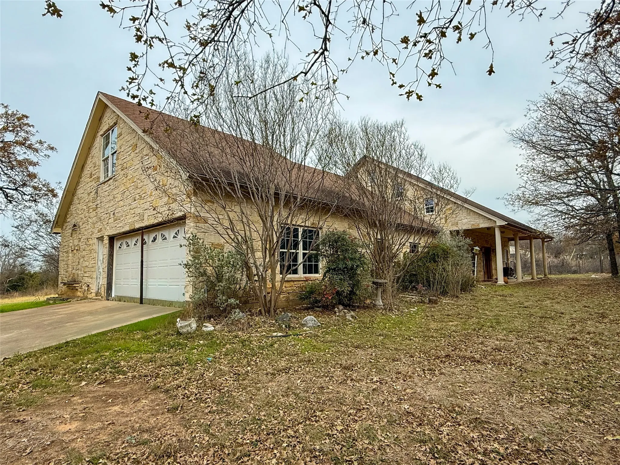 Single Family Residence For Sale in Johnson County , 1700 Don Lee Road, Joshua, Texas 76058, 3 Bedroom, 3 Bathroom, 2 Garage spaces, 2,655 Sqft, built in 2003, mls#21376435, Real Estate Agent in Joshua, Homes For Sale in Johnson county, Homes For Sale in Joshua, Realtor in Joshua Texas, Real Estate Brokerage Independent Realty Texas, Luminita Cordes Realtor