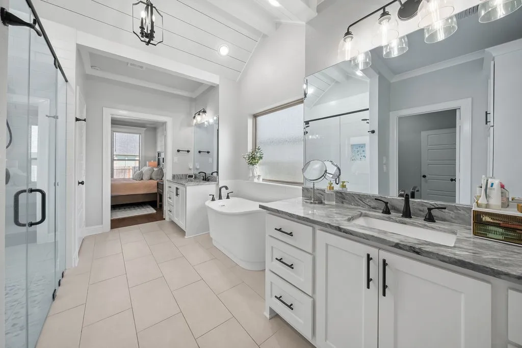 Single Family Residence For Sale in Smith County , 7264 Medio Creek, Tyler, Texas 75703, 4 Bedroom, 2 Bathroom, 2 Garage spaces, 2,239 Sqft, built in 2020, mls#21376368, Real Estate Agent in Tyler, Homes For Sale in Smith county, Homes For Sale in Tyler, Realtor in Tyler Texas, Real Estate Brokerage Independent Realty Texas, Luminita Cordes Realtor
