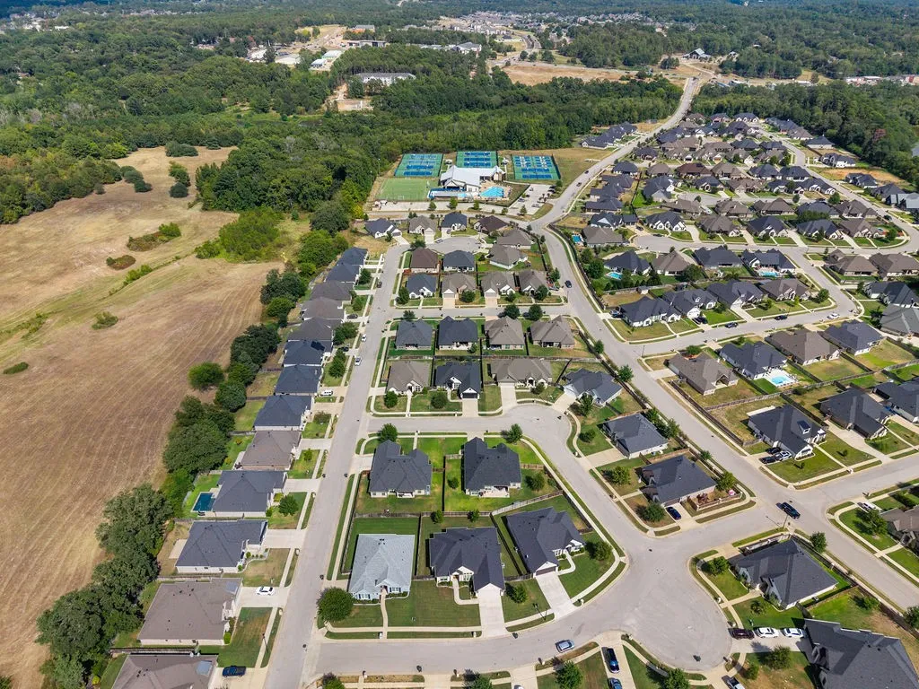 Single Family Residence For Sale in Smith County , 7264 Medio Creek, Tyler, Texas 75703, 4 Bedroom, 2 Bathroom, 2 Garage spaces, 2,239 Sqft, built in 2020, mls#21376368, Real Estate Agent in Tyler, Homes For Sale in Smith county, Homes For Sale in Tyler, Realtor in Tyler Texas, Real Estate Brokerage Independent Realty Texas, Luminita Cordes Realtor
