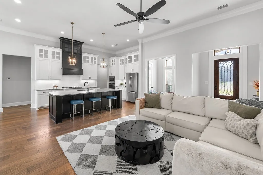 Single Family Residence For Sale in Smith County , 7264 Medio Creek, Tyler, Texas 75703, 4 Bedroom, 2 Bathroom, 2 Garage spaces, 2,239 Sqft, built in 2020, mls#21376368, Real Estate Agent in Tyler, Homes For Sale in Smith county, Homes For Sale in Tyler, Realtor in Tyler Texas, Real Estate Brokerage Independent Realty Texas, Luminita Cordes Realtor