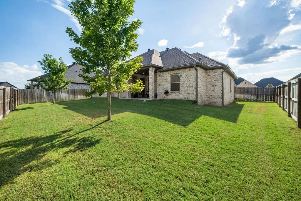 Single Family Residence For Sale in Smith County , 7264 Medio Creek, Tyler, Texas 75703, 4 Bedroom, 2 Bathroom, 2 Garage spaces, 2,239 Sqft, built in 2020, mls#21376368, Real Estate Agent in Tyler, Homes For Sale in Smith county, Homes For Sale in Tyler, Realtor in Tyler Texas, Real Estate Brokerage Independent Realty Texas, Luminita Cordes Realtor