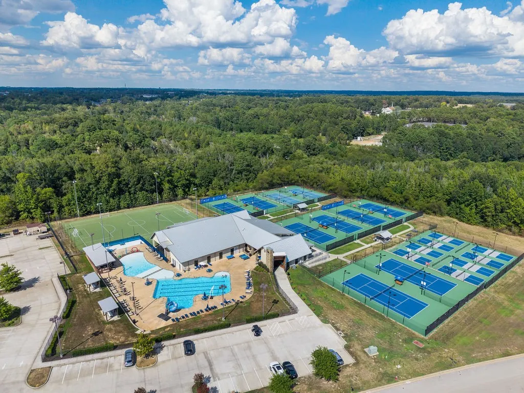 Single Family Residence For Sale in Smith County , 7264 Medio Creek, Tyler, Texas 75703, 4 Bedroom, 2 Bathroom, 2 Garage spaces, 2,239 Sqft, built in 2020, mls#21376368, Real Estate Agent in Tyler, Homes For Sale in Smith county, Homes For Sale in Tyler, Realtor in Tyler Texas, Real Estate Brokerage Independent Realty Texas, Luminita Cordes Realtor
