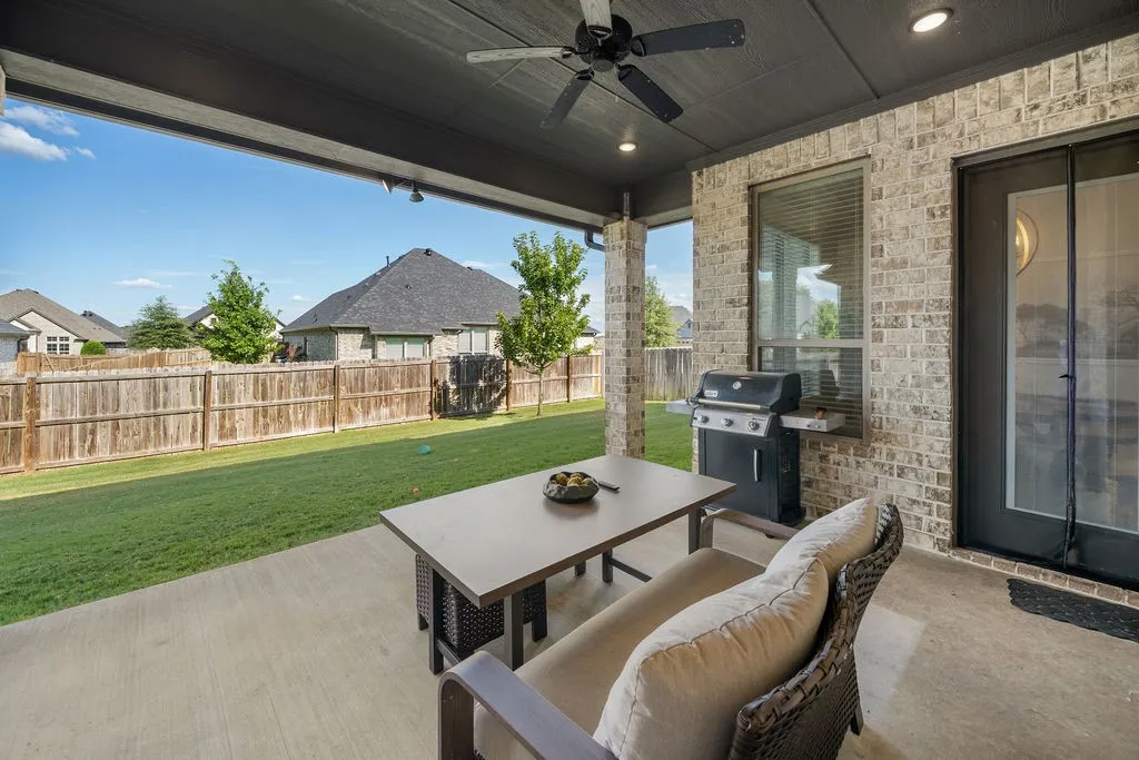 Single Family Residence For Sale in Smith County , 7264 Medio Creek, Tyler, Texas 75703, 4 Bedroom, 2 Bathroom, 2 Garage spaces, 2,239 Sqft, built in 2020, mls#21376368, Real Estate Agent in Tyler, Homes For Sale in Smith county, Homes For Sale in Tyler, Realtor in Tyler Texas, Real Estate Brokerage Independent Realty Texas, Luminita Cordes Realtor