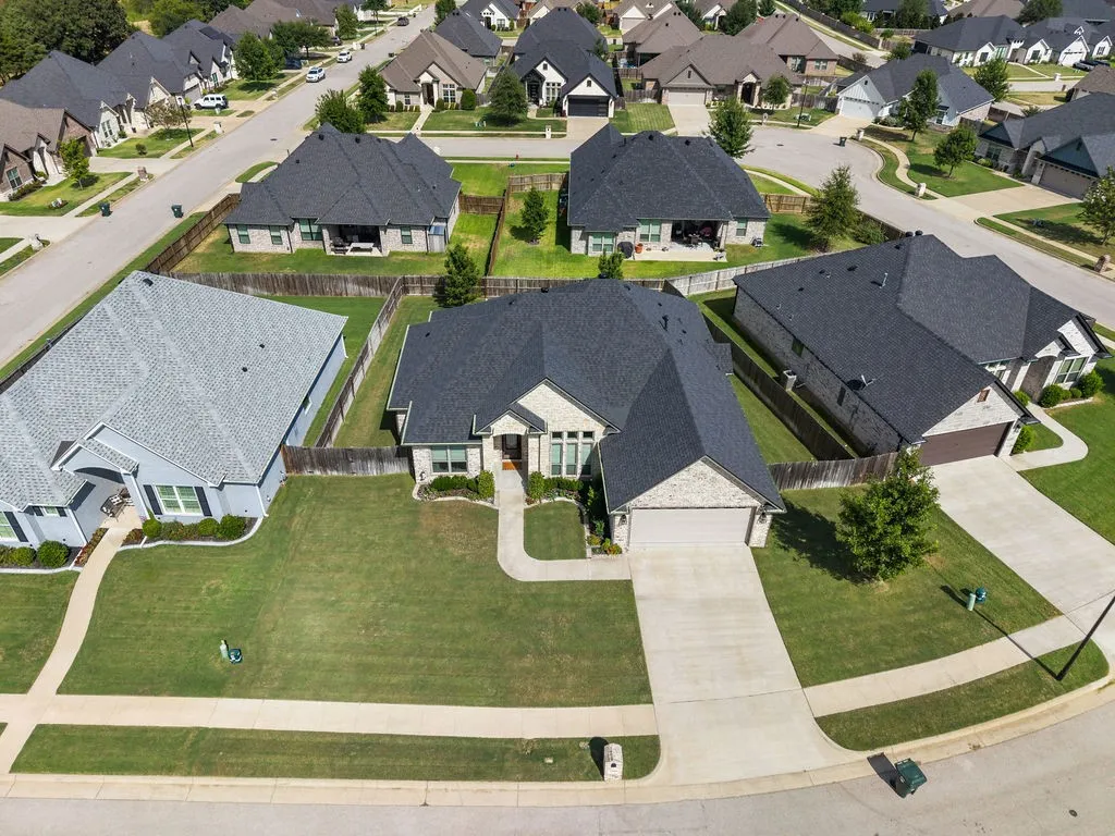 Single Family Residence For Sale in Smith County , 7264 Medio Creek, Tyler, Texas 75703, 4 Bedroom, 2 Bathroom, 2 Garage spaces, 2,239 Sqft, built in 2020, mls#21376368, Real Estate Agent in Tyler, Homes For Sale in Smith county, Homes For Sale in Tyler, Realtor in Tyler Texas, Real Estate Brokerage Independent Realty Texas, Luminita Cordes Realtor