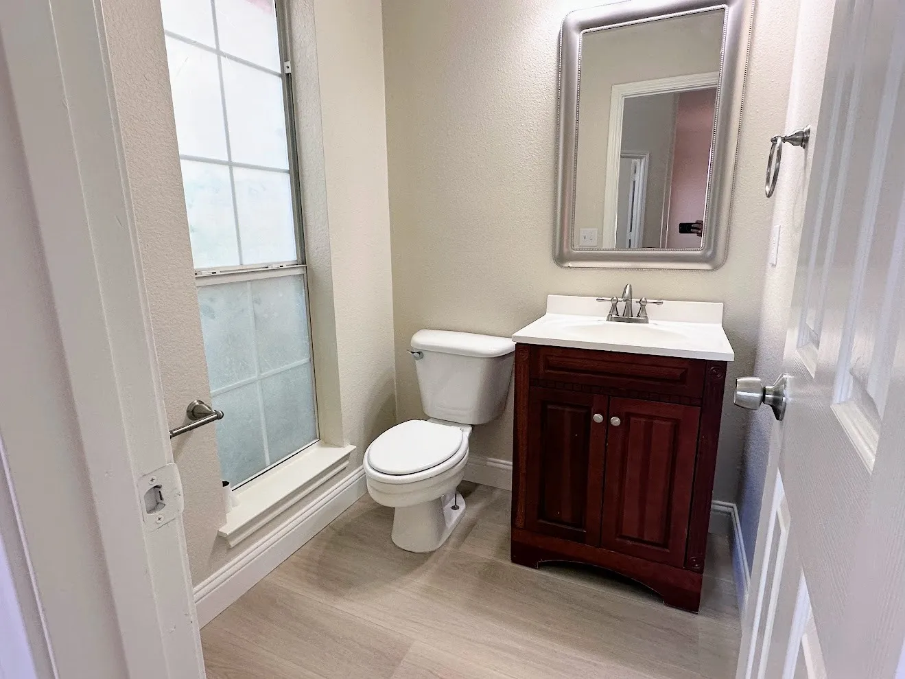 Single Family Residence For Rent in Collin County , 8813 Arbor Creek Lane, Mc Kinney, Texas 75072, 4 Bedroom, 3 Bathroom, 2 Garage spaces, 2,536 Sqft, built in 1999, mls#21375361, Real Estate Agent in Mc Kinney, Homes For Rent in Collin county, Homes For Rent in Mc Kinney, Realtor in Mc Kinney Texas, Real Estate Brokerage Independent Realty Texas, Luminita Cordes Realtor