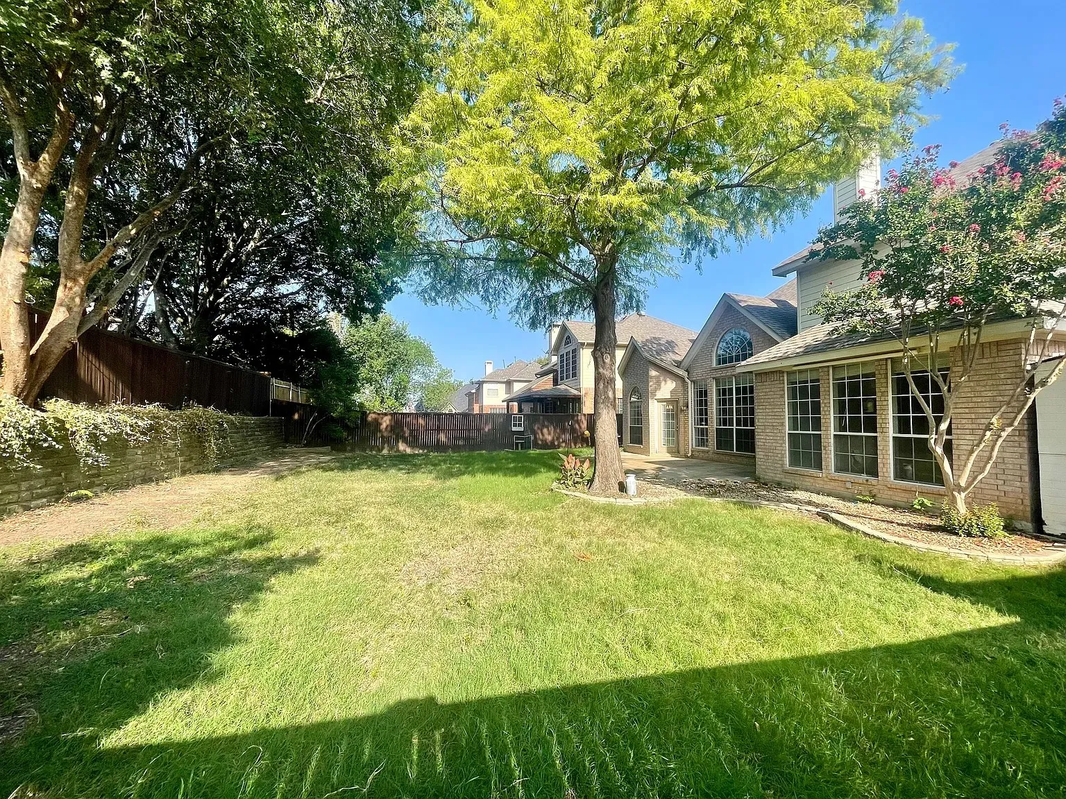 Single Family Residence For Rent in Collin County , 8813 Arbor Creek Lane, Mc Kinney, Texas 75072, 4 Bedroom, 3 Bathroom, 2 Garage spaces, 2,536 Sqft, built in 1999, mls#21375361, Real Estate Agent in Mc Kinney, Homes For Rent in Collin county, Homes For Rent in Mc Kinney, Realtor in Mc Kinney Texas, Real Estate Brokerage Independent Realty Texas, Luminita Cordes Realtor