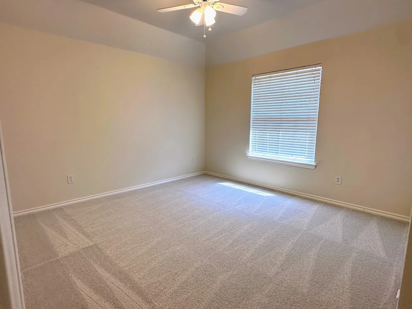 Single Family Residence For Rent in Collin County , 8813 Arbor Creek Lane, Mc Kinney, Texas 75072, 4 Bedroom, 3 Bathroom, 2 Garage spaces, 2,536 Sqft, built in 1999, mls#21375361, Real Estate Agent in Mc Kinney, Homes For Rent in Collin county, Homes For Rent in Mc Kinney, Realtor in Mc Kinney Texas, Real Estate Brokerage Independent Realty Texas, Luminita Cordes Realtor