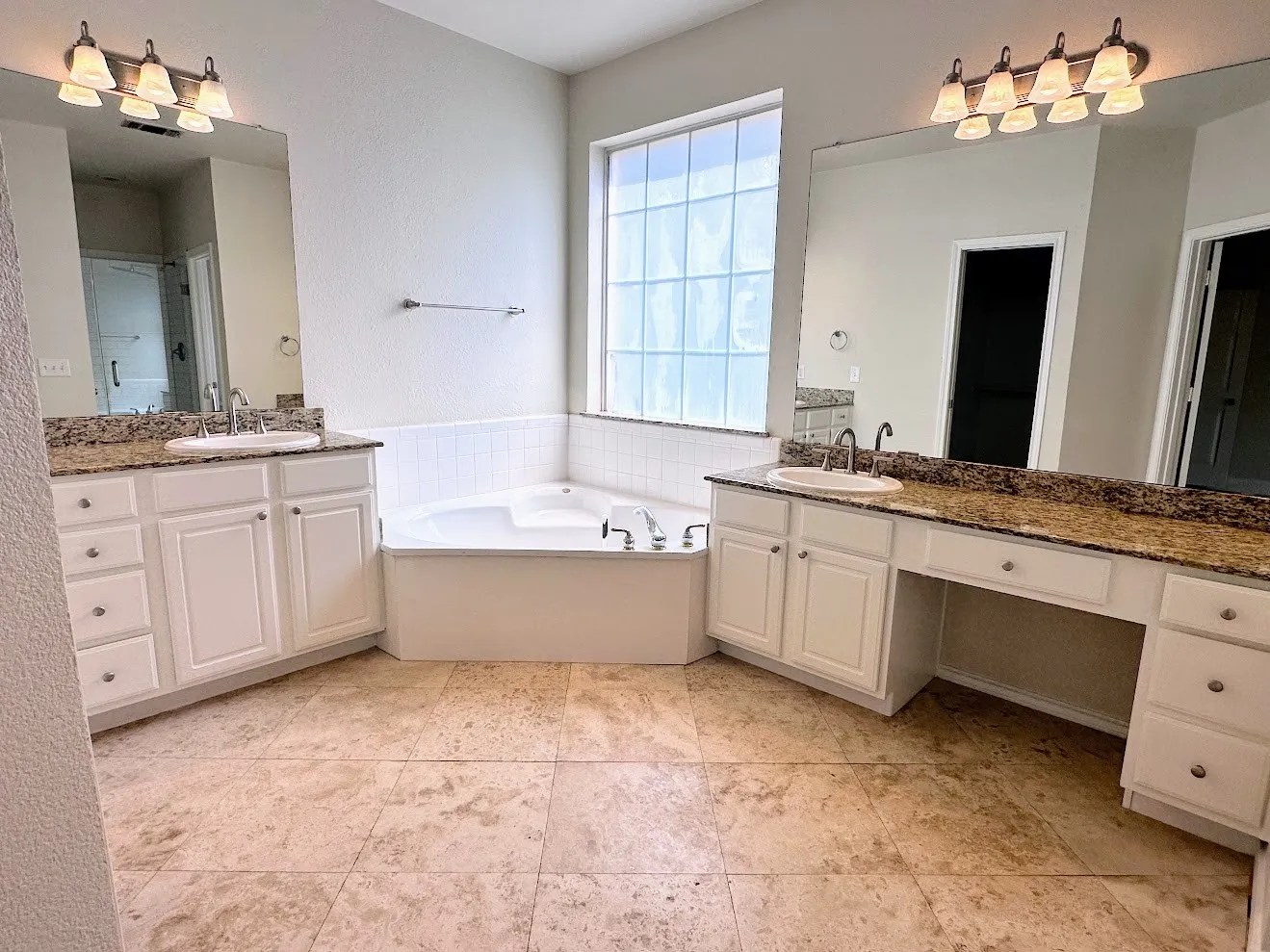 Single Family Residence For Rent in Collin County , 8813 Arbor Creek Lane, Mc Kinney, Texas 75072, 4 Bedroom, 3 Bathroom, 2 Garage spaces, 2,536 Sqft, built in 1999, mls#21375361, Real Estate Agent in Mc Kinney, Homes For Rent in Collin county, Homes For Rent in Mc Kinney, Realtor in Mc Kinney Texas, Real Estate Brokerage Independent Realty Texas, Luminita Cordes Realtor