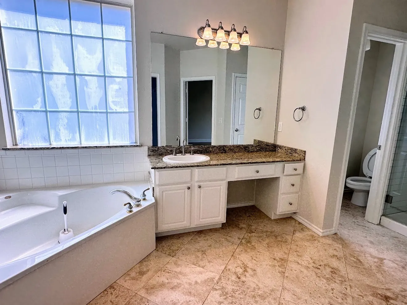 Single Family Residence For Rent in Collin County , 8813 Arbor Creek Lane, Mc Kinney, Texas 75072, 4 Bedroom, 3 Bathroom, 2 Garage spaces, 2,536 Sqft, built in 1999, mls#21375361, Real Estate Agent in Mc Kinney, Homes For Rent in Collin county, Homes For Rent in Mc Kinney, Realtor in Mc Kinney Texas, Real Estate Brokerage Independent Realty Texas, Luminita Cordes Realtor