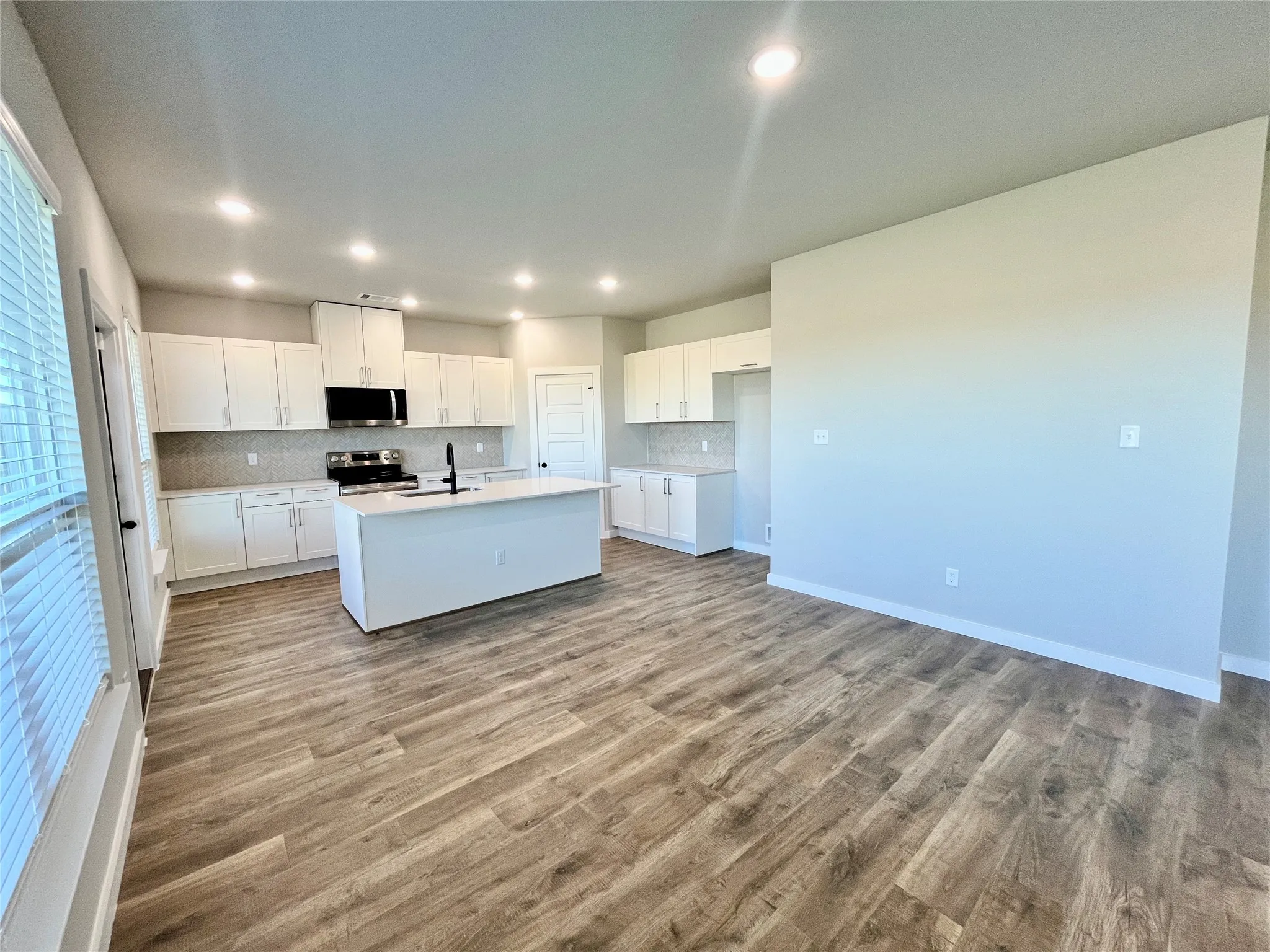 Duplex For Rent in Ellis County , 7000 Guilford Court, Midlothian, Texas 76065, 4 Bedroom, 2 Bathroom, 2 Garage spaces, 1,653 Sqft, built in 2025, mls#21376436, Real Estate Agent in Midlothian, Homes For Rent in Ellis county, Homes For Rent in Midlothian, Realtor in Midlothian Texas, Real Estate Brokerage Independent Realty Texas, Luminita Cordes Realtor