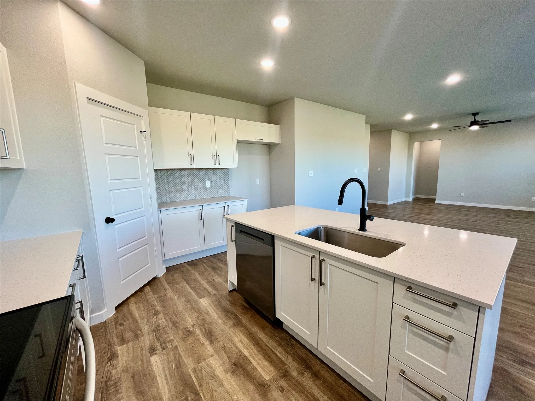 Duplex For Rent in Ellis County , 7000 Guilford Court, Midlothian, Texas 76065, 4 Bedroom, 2 Bathroom, 2 Garage spaces, 1,653 Sqft, built in 2025, mls#21376436, Real Estate Agent in Midlothian, Homes For Rent in Ellis county, Homes For Rent in Midlothian, Realtor in Midlothian Texas, Real Estate Brokerage Independent Realty Texas, Luminita Cordes Realtor