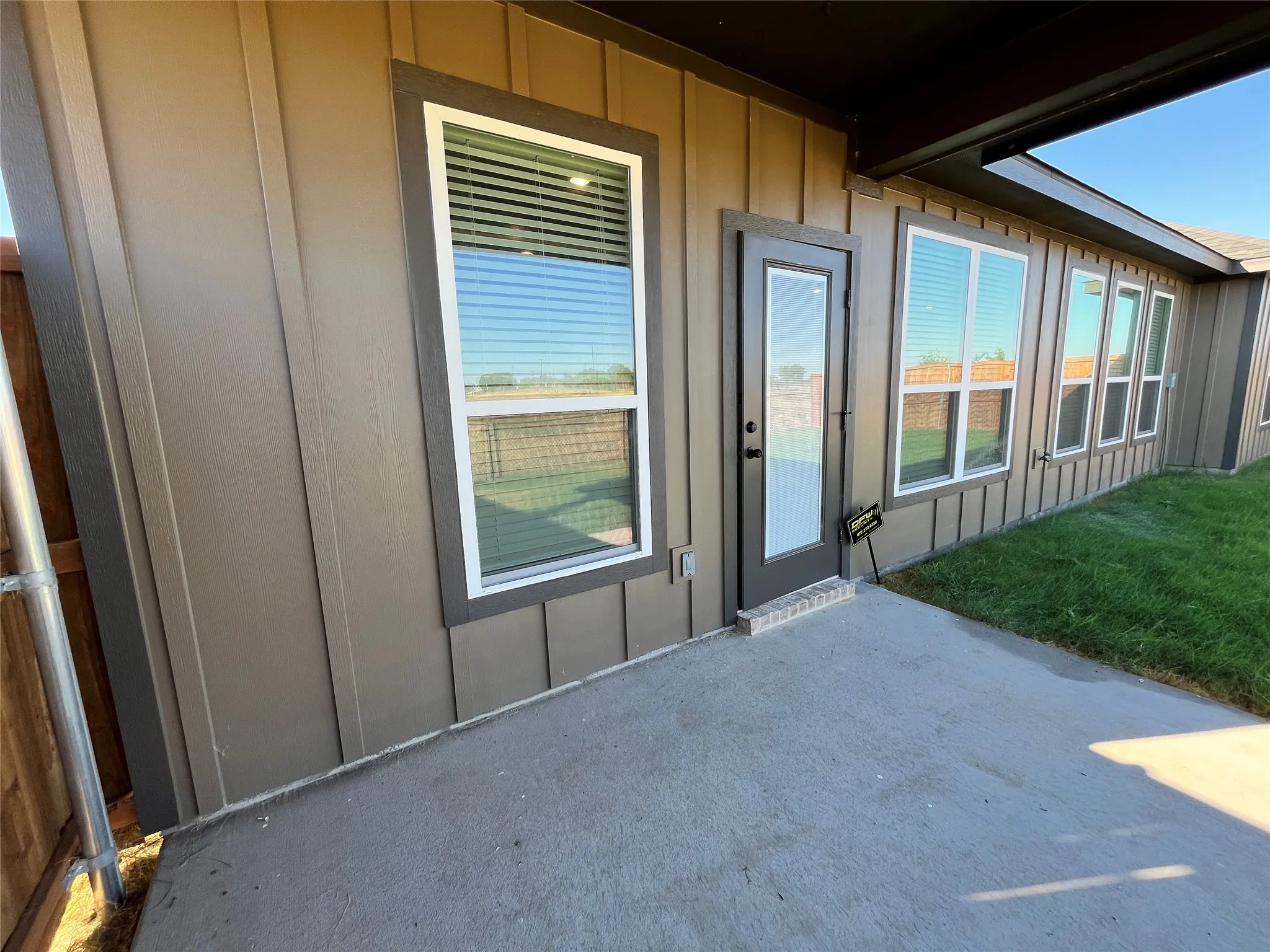 Duplex For Rent in Ellis County , 7000 Guilford Court, Midlothian, Texas 76065, 4 Bedroom, 2 Bathroom, 2 Garage spaces, 1,653 Sqft, built in 2025, mls#21376436, Real Estate Agent in Midlothian, Homes For Rent in Ellis county, Homes For Rent in Midlothian, Realtor in Midlothian Texas, Real Estate Brokerage Independent Realty Texas, Luminita Cordes Realtor
