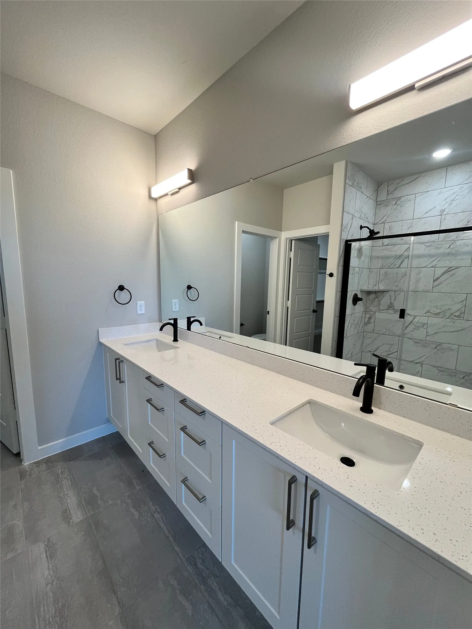 Duplex For Rent in Ellis County , 7000 Guilford Court, Midlothian, Texas 76065, 4 Bedroom, 2 Bathroom, 2 Garage spaces, 1,653 Sqft, built in 2025, mls#21376436, Real Estate Agent in Midlothian, Homes For Rent in Ellis county, Homes For Rent in Midlothian, Realtor in Midlothian Texas, Real Estate Brokerage Independent Realty Texas, Luminita Cordes Realtor