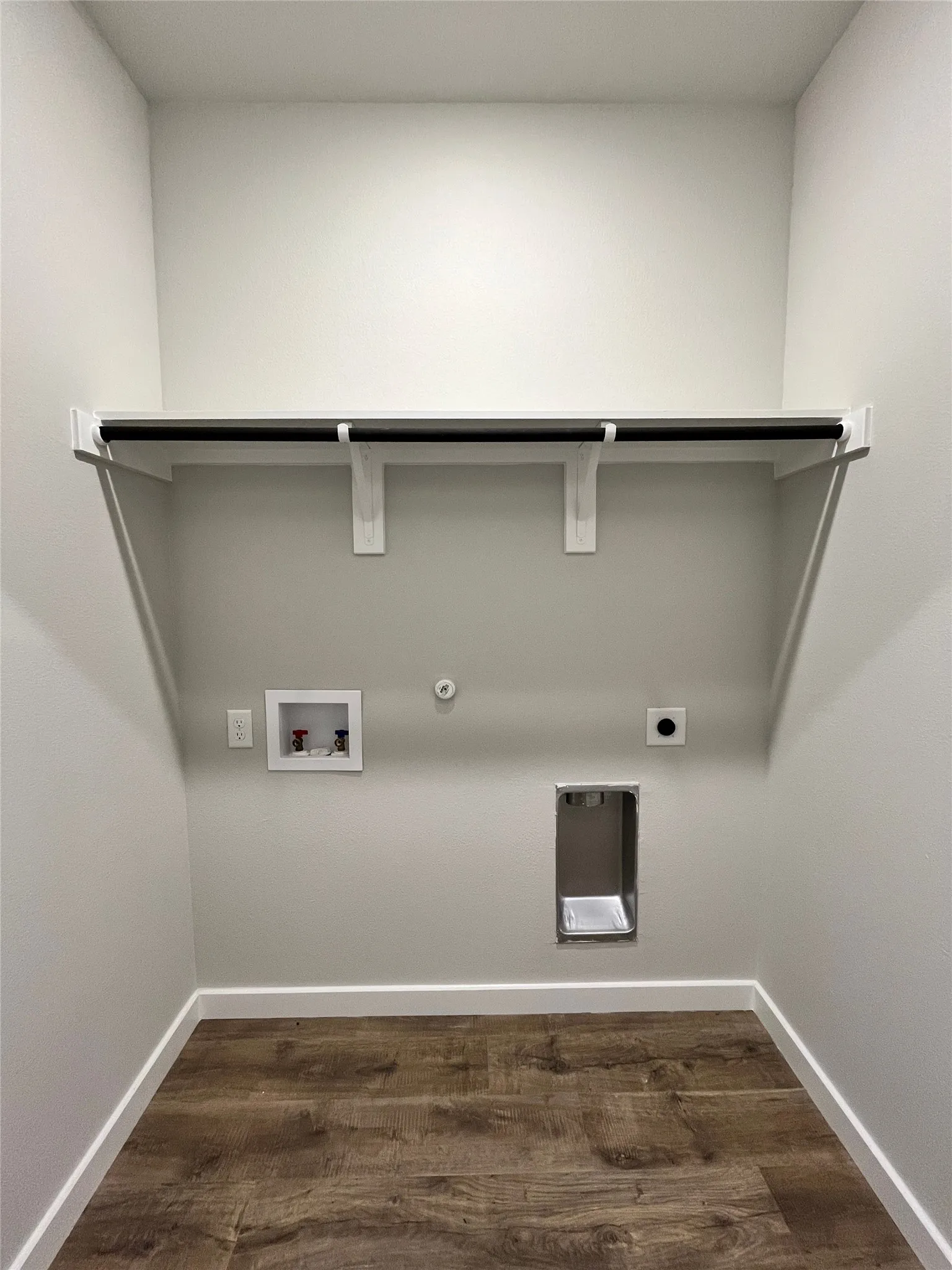 Duplex For Rent in Ellis County , 7000 Guilford Court, Midlothian, Texas 76065, 4 Bedroom, 2 Bathroom, 2 Garage spaces, 1,653 Sqft, built in 2025, mls#21376436, Real Estate Agent in Midlothian, Homes For Rent in Ellis county, Homes For Rent in Midlothian, Realtor in Midlothian Texas, Real Estate Brokerage Independent Realty Texas, Luminita Cordes Realtor