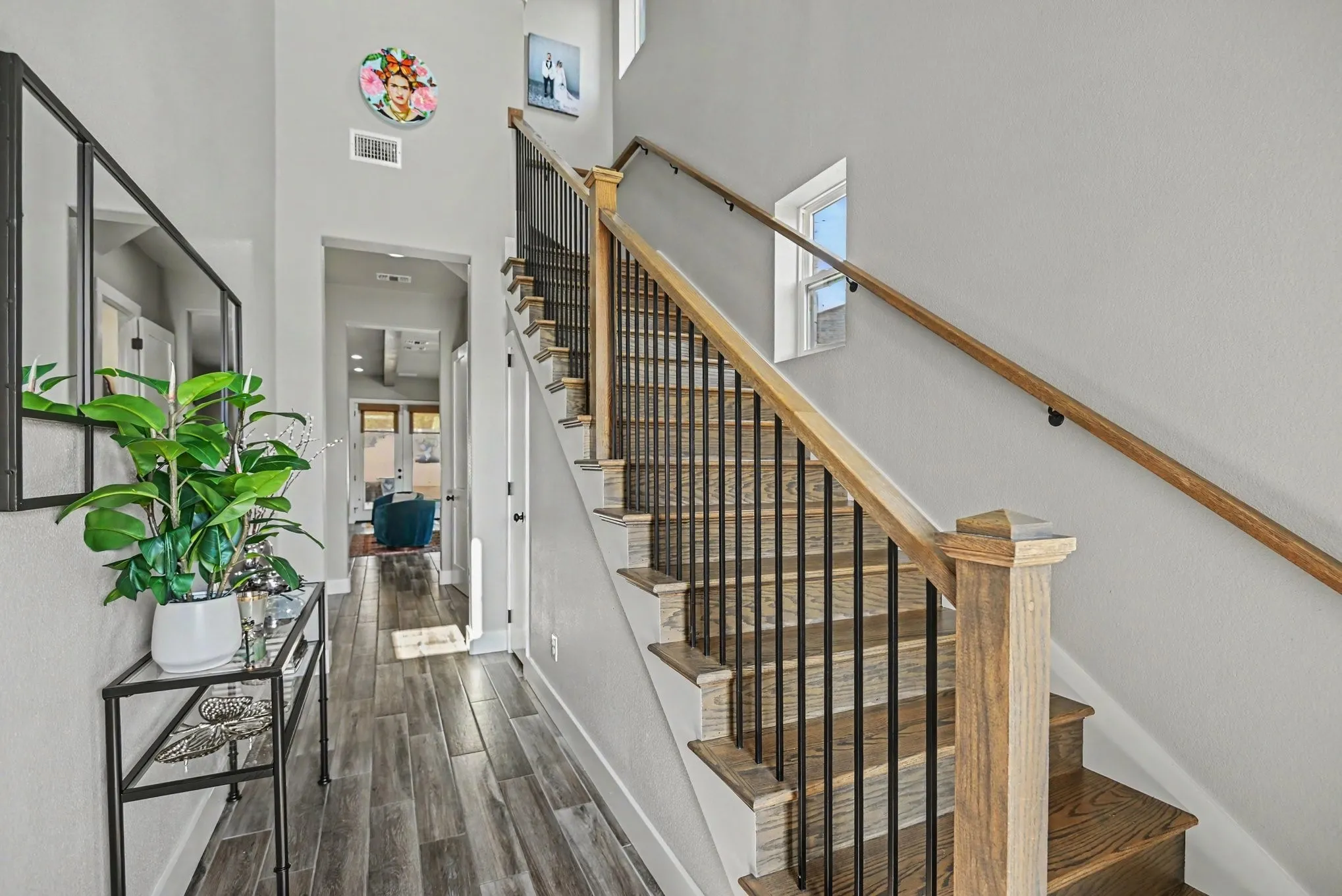 Gorgeous entry to foyer