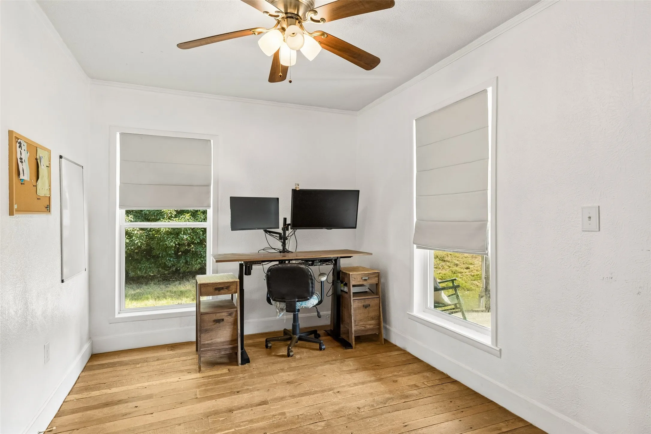 Single Family Residence For Sale in Rockwall County , 915 N Alamo Road, Rockwall, Texas 75087, 3 Bedroom, 2 Bathroom, Garage spaces, 1,756 Sqft, built in 1916, mls#21376458, Real Estate Agent in Rockwall, Homes For Sale in Rockwall county, Homes For Sale in Rockwall, Realtor in Rockwall Texas, Real Estate Brokerage Independent Realty Texas, Luminita Cordes Realtor