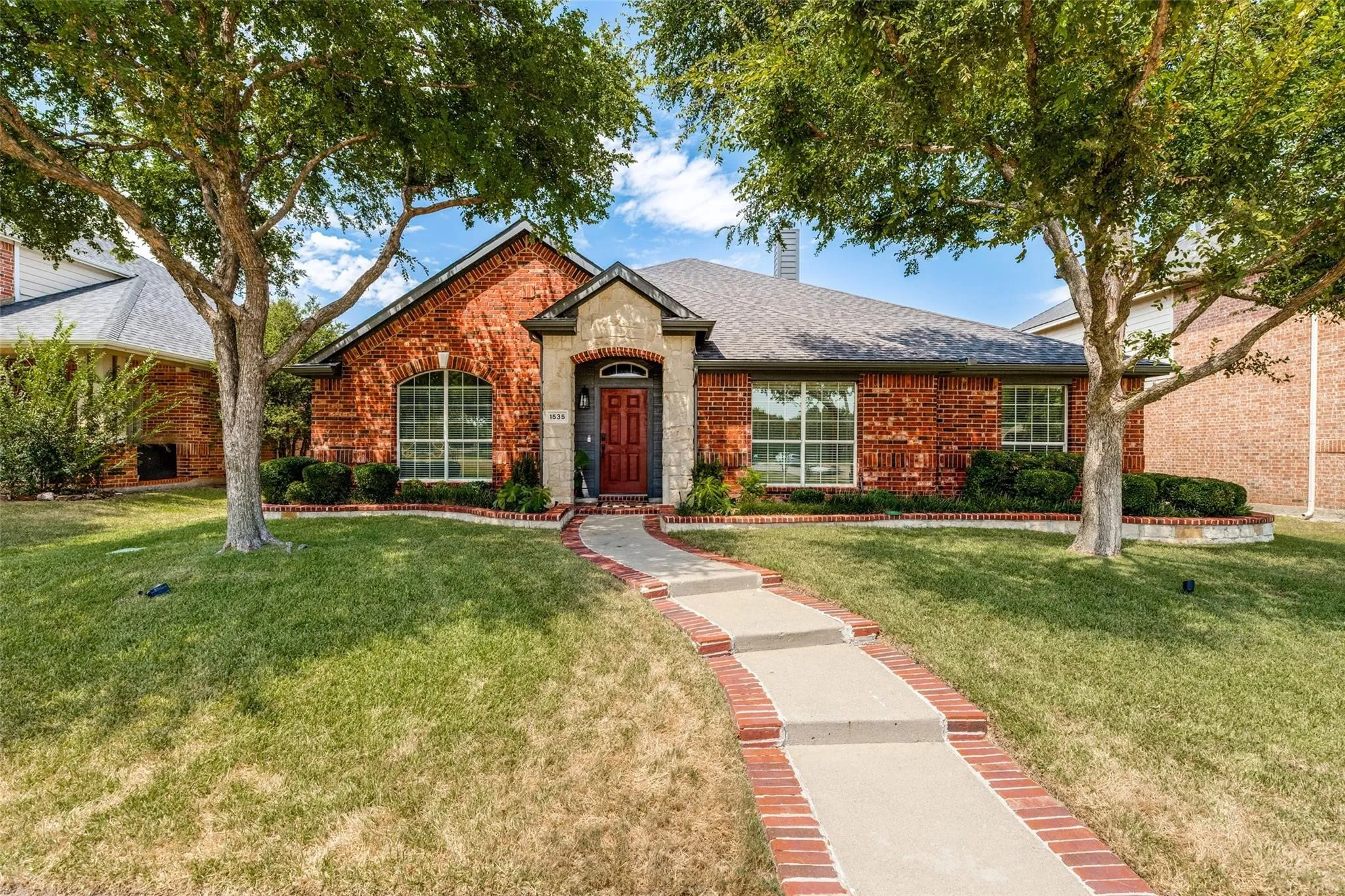 Single Family Residence For Rent in Collin County , 1535 Sandlewood Drive, Allen, Texas 75002, 3 Bedroom, 2 Bathroom, 2 Garage spaces, 2,537 Sqft, built in 2004, mls#21376460, Real Estate Agent in Allen, Homes For Rent in Collin county, Homes For Rent in Allen, Realtor in Allen Texas, Real Estate Brokerage Independent Realty Texas, Luminita Cordes Realtor
