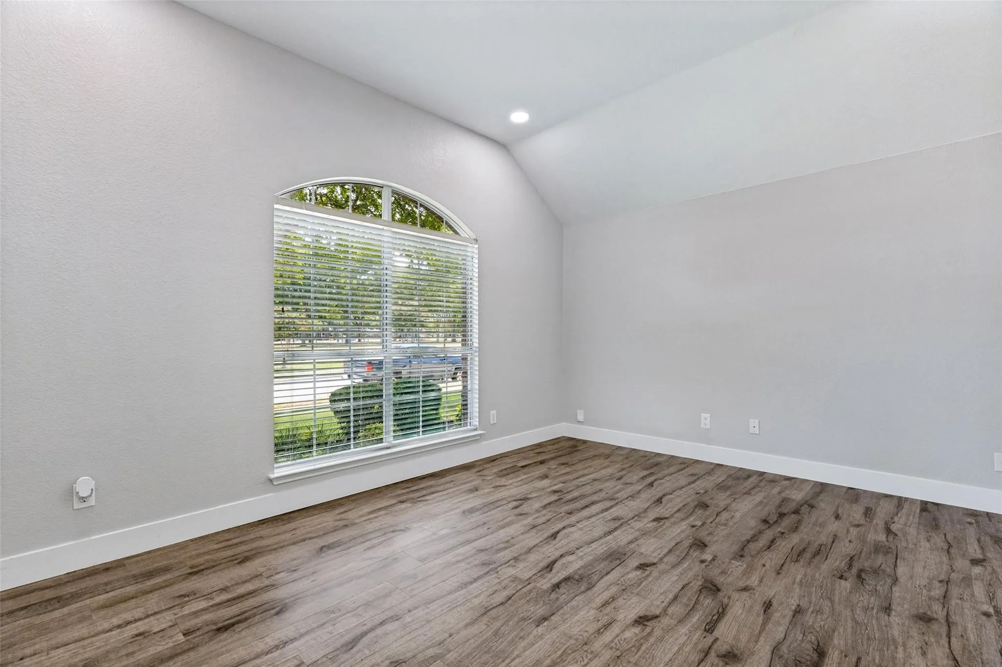 Single Family Residence For Rent in Collin County , 1535 Sandlewood Drive, Allen, Texas 75002, 3 Bedroom, 2 Bathroom, 2 Garage spaces, 2,537 Sqft, built in 2004, mls#21376460, Real Estate Agent in Allen, Homes For Rent in Collin county, Homes For Rent in Allen, Realtor in Allen Texas, Real Estate Brokerage Independent Realty Texas, Luminita Cordes Realtor