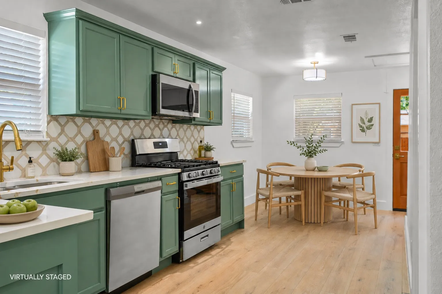 Single Family Residence For Sale in Dallas County , 3818 Penelope Street, Dallas, Texas 75210, 2 Bedroom, 2 Bathroom, Garage spaces, 822 Sqft, built in 1921, mls#21371782, Real Estate Agent in Dallas, Homes For Sale in Dallas county, Homes For Sale in Dallas, Realtor in Dallas Texas, Real Estate Brokerage Independent Realty Texas, Luminita Cordes Realtor