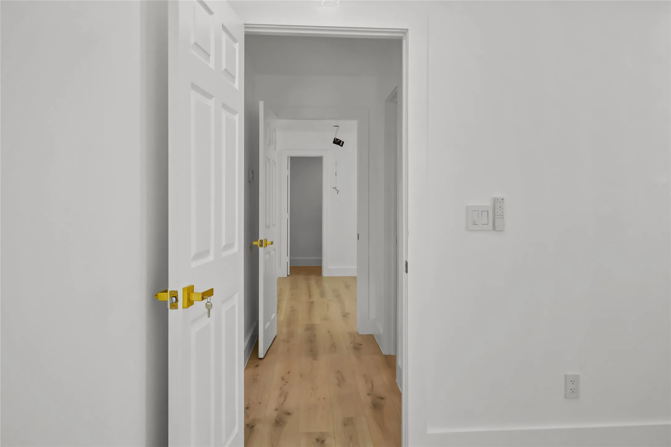 Single Family Residence For Sale in Dallas County , 3818 Penelope Street, Dallas, Texas 75210, 2 Bedroom, 2 Bathroom, Garage spaces, 822 Sqft, built in 1921, mls#21371782, Real Estate Agent in Dallas, Homes For Sale in Dallas county, Homes For Sale in Dallas, Realtor in Dallas Texas, Real Estate Brokerage Independent Realty Texas, Luminita Cordes Realtor