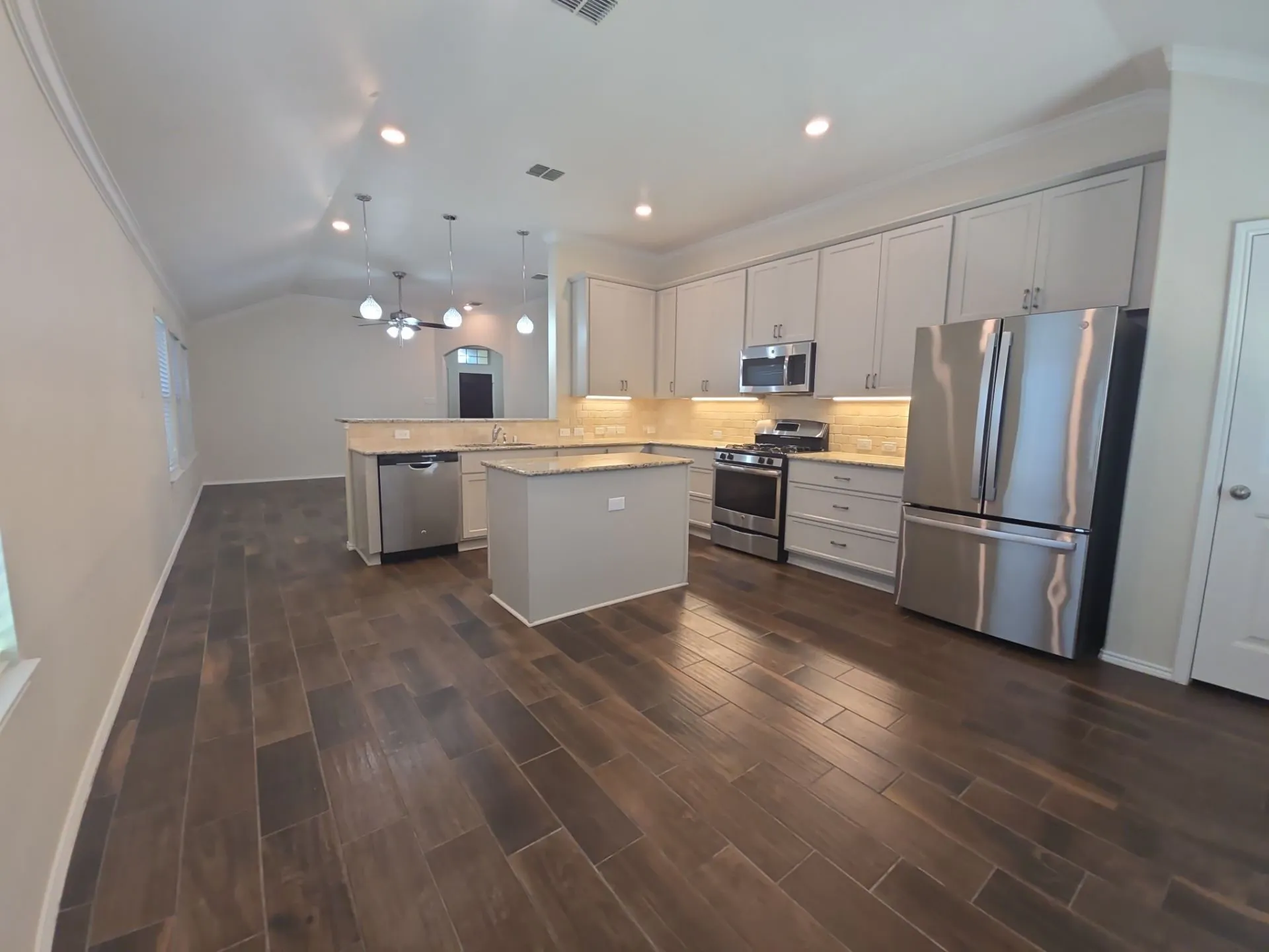 Single Family Residence For Rent in Denton County , 14516 Chino Drive, Fort Worth, Texas 76052, 3 Bedroom, 2 Bathroom, 2 Garage spaces, 1,686 Sqft, built in 2015, mls#21376487, Real Estate Agent in Fort Worth, Homes For Rent in Denton county, Homes For Rent in Fort Worth, Realtor in Fort Worth Texas, Real Estate Brokerage Independent Realty Texas, Luminita Cordes Realtor