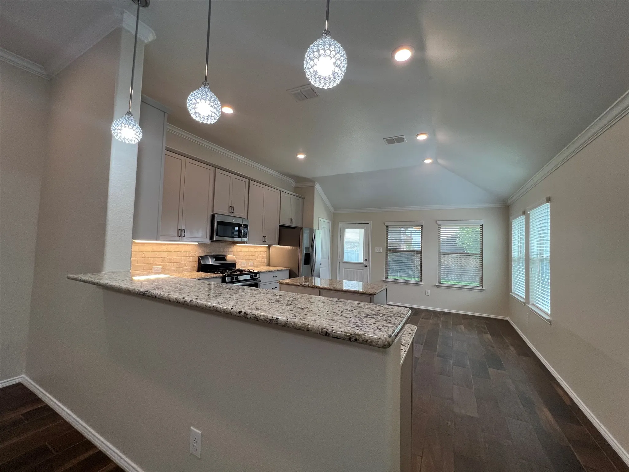 Single Family Residence For Rent in Denton County , 14516 Chino Drive, Fort Worth, Texas 76052, 3 Bedroom, 2 Bathroom, 2 Garage spaces, 1,686 Sqft, built in 2015, mls#21376487, Real Estate Agent in Fort Worth, Homes For Rent in Denton county, Homes For Rent in Fort Worth, Realtor in Fort Worth Texas, Real Estate Brokerage Independent Realty Texas, Luminita Cordes Realtor