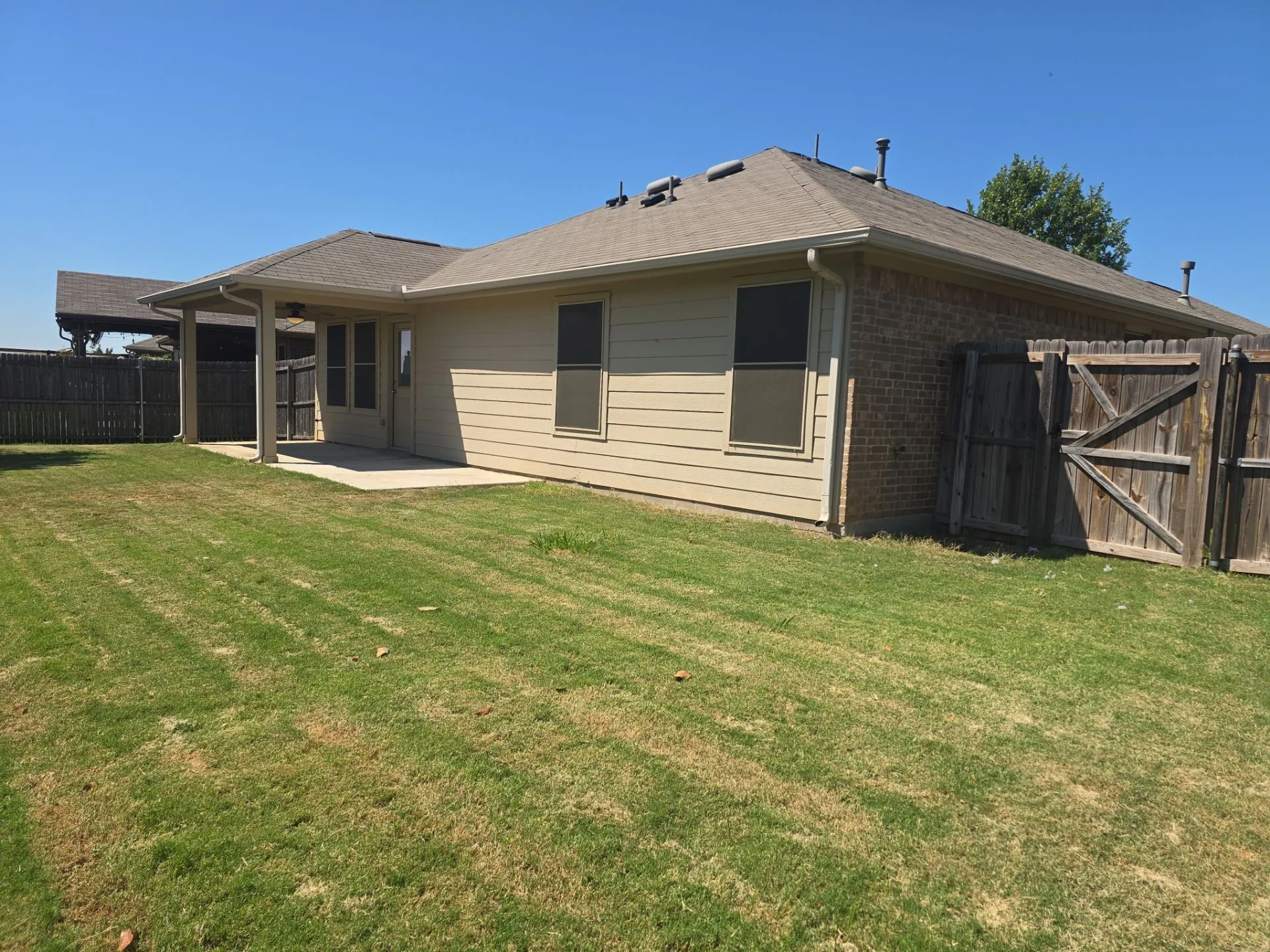 Single Family Residence For Rent in Denton County , 14516 Chino Drive, Fort Worth, Texas 76052, 3 Bedroom, 2 Bathroom, 2 Garage spaces, 1,686 Sqft, built in 2015, mls#21376487, Real Estate Agent in Fort Worth, Homes For Rent in Denton county, Homes For Rent in Fort Worth, Realtor in Fort Worth Texas, Real Estate Brokerage Independent Realty Texas, Luminita Cordes Realtor