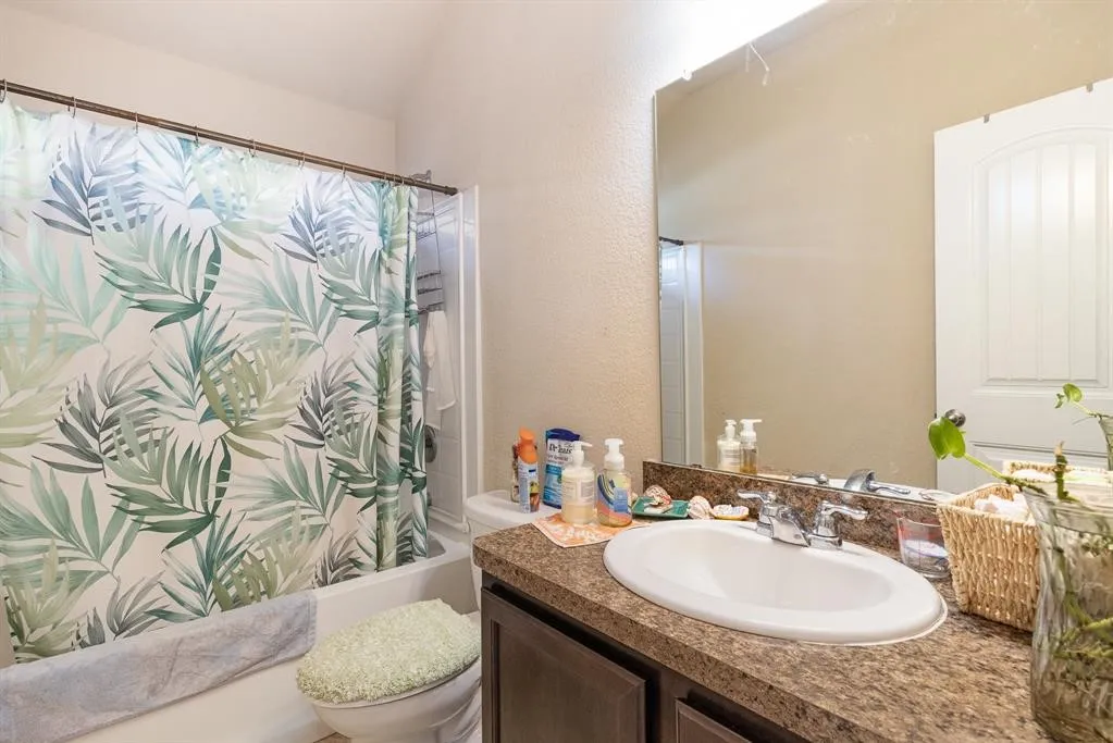 Single Family Residence For Rent in Tarrant County , 1629 Milledge Road, Fort Worth, Texas 76120, 4 Bedroom, 2 Bathroom, 2 Garage spaces, 1,772 Sqft, built in 2017, mls#21376491, Real Estate Agent in Fort Worth, Homes For Rent in Tarrant county, Homes For Rent in Fort Worth, Realtor in Fort Worth Texas, Real Estate Brokerage Independent Realty Texas, Luminita Cordes Realtor