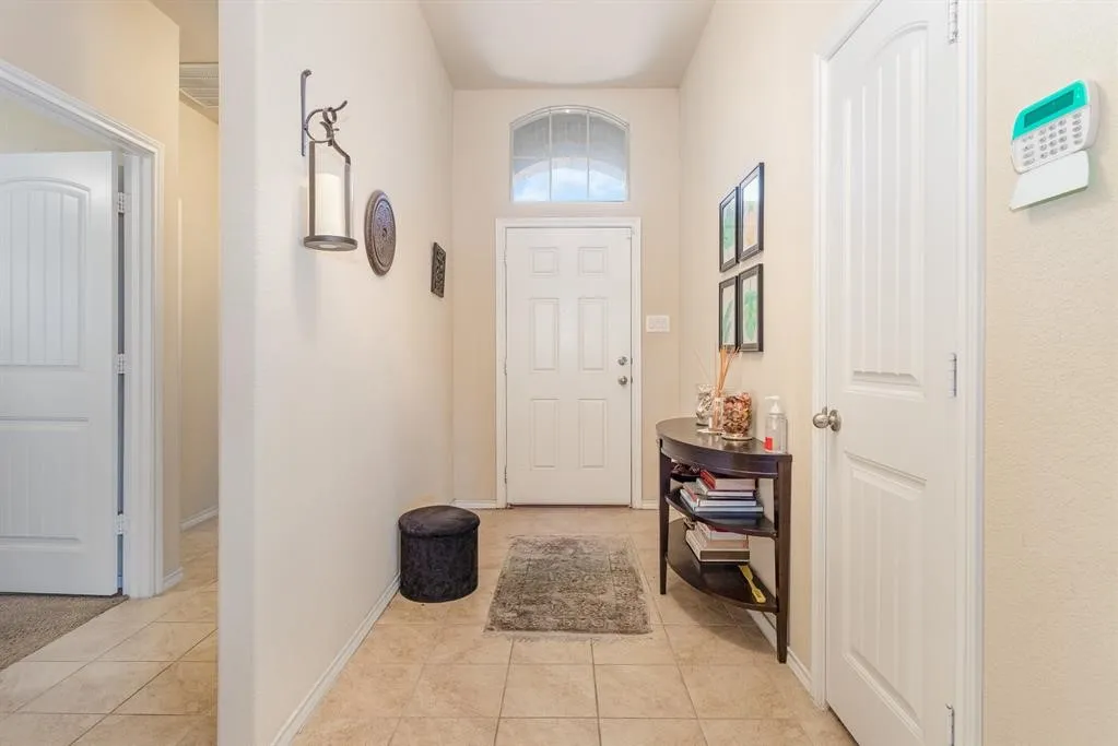 Single Family Residence For Rent in Tarrant County , 1629 Milledge Road, Fort Worth, Texas 76120, 4 Bedroom, 2 Bathroom, 2 Garage spaces, 1,772 Sqft, built in 2017, mls#21376491, Real Estate Agent in Fort Worth, Homes For Rent in Tarrant county, Homes For Rent in Fort Worth, Realtor in Fort Worth Texas, Real Estate Brokerage Independent Realty Texas, Luminita Cordes Realtor