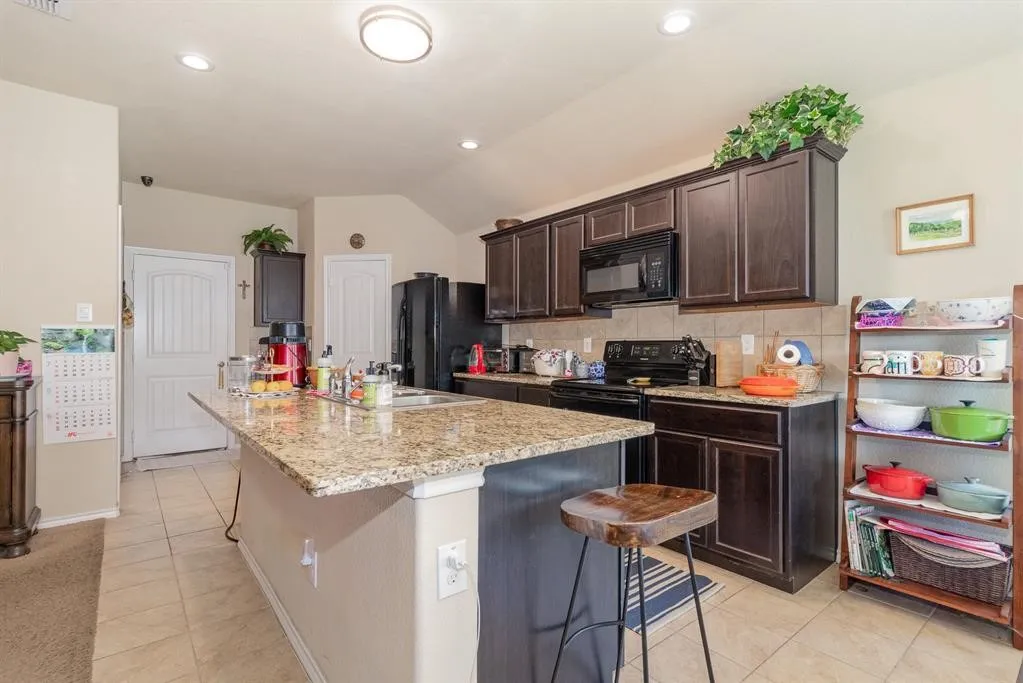 Single Family Residence For Rent in Tarrant County , 1629 Milledge Road, Fort Worth, Texas 76120, 4 Bedroom, 2 Bathroom, 2 Garage spaces, 1,772 Sqft, built in 2017, mls#21376491, Real Estate Agent in Fort Worth, Homes For Rent in Tarrant county, Homes For Rent in Fort Worth, Realtor in Fort Worth Texas, Real Estate Brokerage Independent Realty Texas, Luminita Cordes Realtor