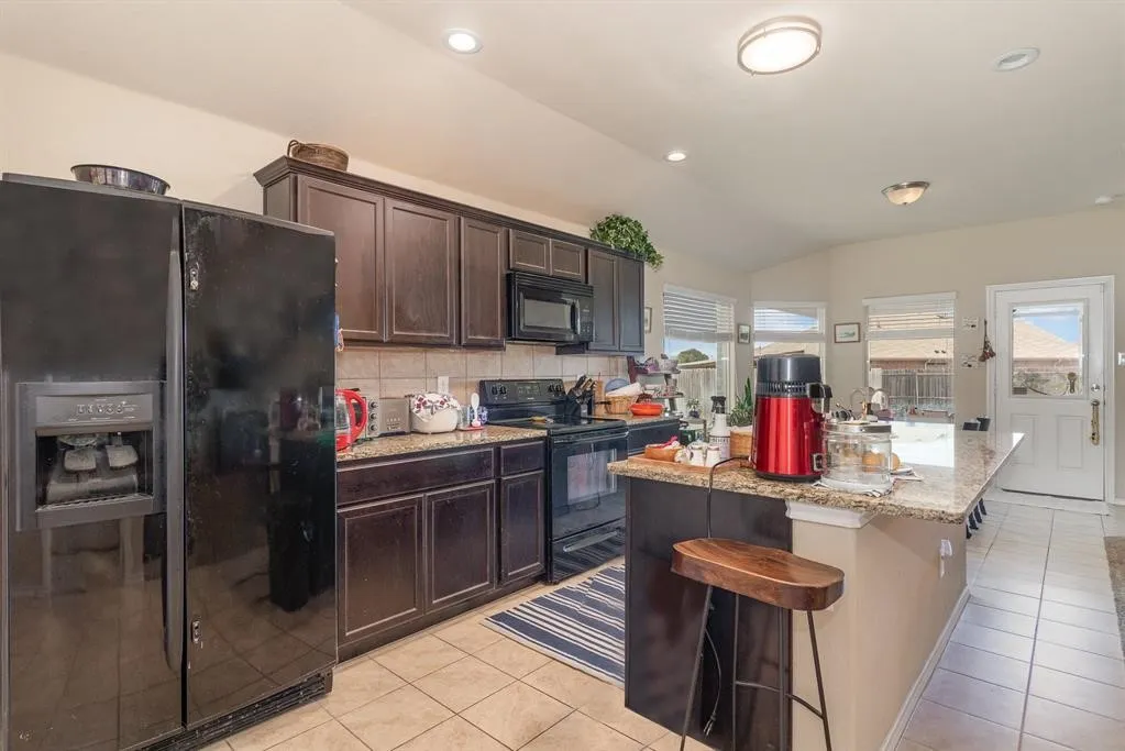 Single Family Residence For Rent in Tarrant County , 1629 Milledge Road, Fort Worth, Texas 76120, 4 Bedroom, 2 Bathroom, 2 Garage spaces, 1,772 Sqft, built in 2017, mls#21376491, Real Estate Agent in Fort Worth, Homes For Rent in Tarrant county, Homes For Rent in Fort Worth, Realtor in Fort Worth Texas, Real Estate Brokerage Independent Realty Texas, Luminita Cordes Realtor